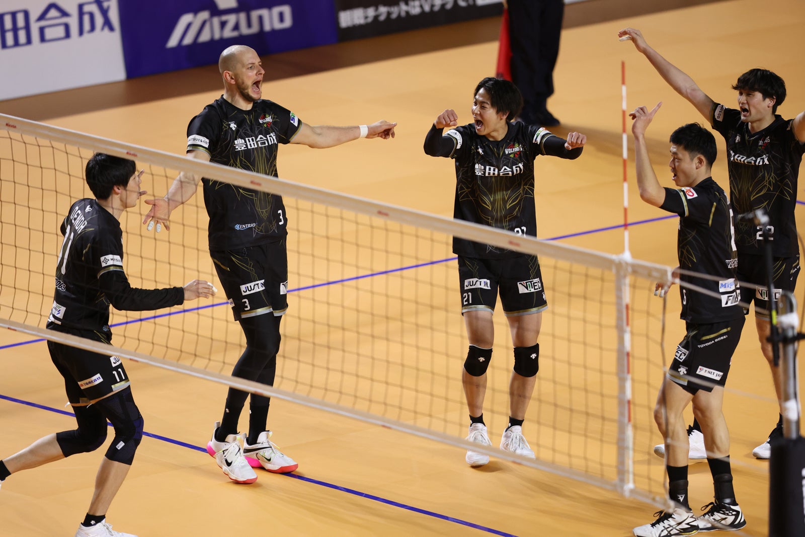 フルセットの激闘を制したWD名古屋　2月12日　対JT広島戦　第1セット