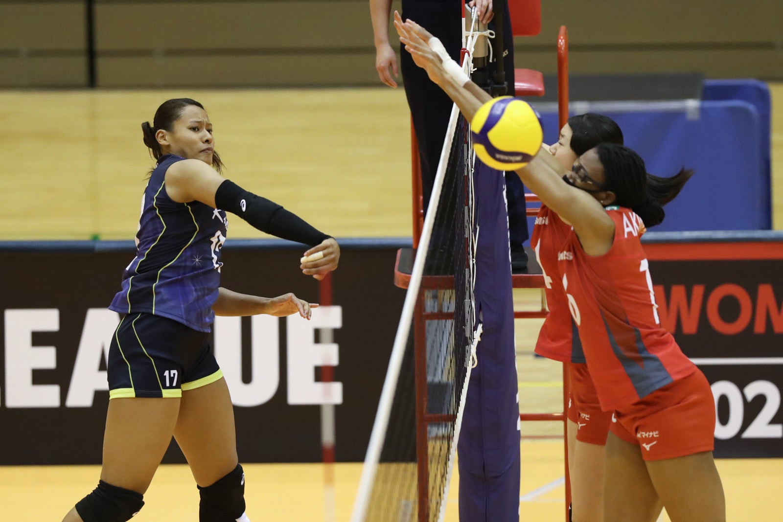 チーム最多のスパイク得点をあげた日立Astemo・オクム大庭 冬美ハウィ 2月27日 対久光戦 第1セット