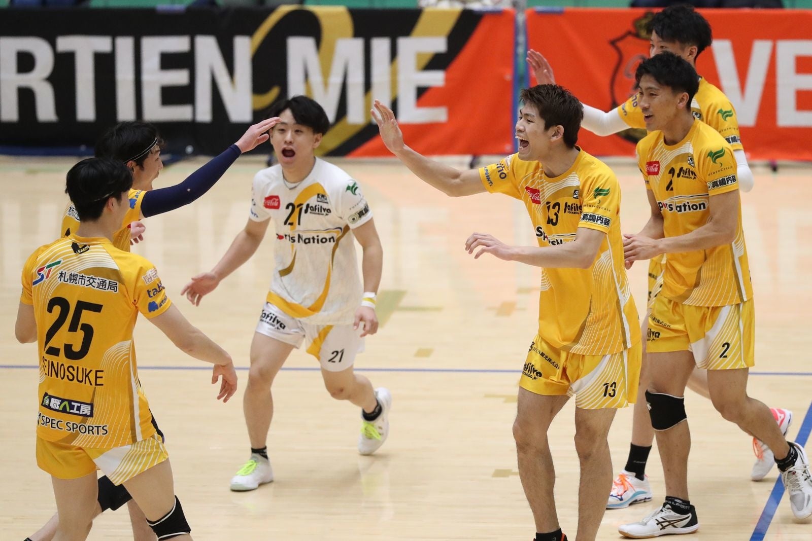 7本のブロックを決めたサフィルヴァ・小泉 響輝 3月12日 対大同特殊鋼戦 第1セット 