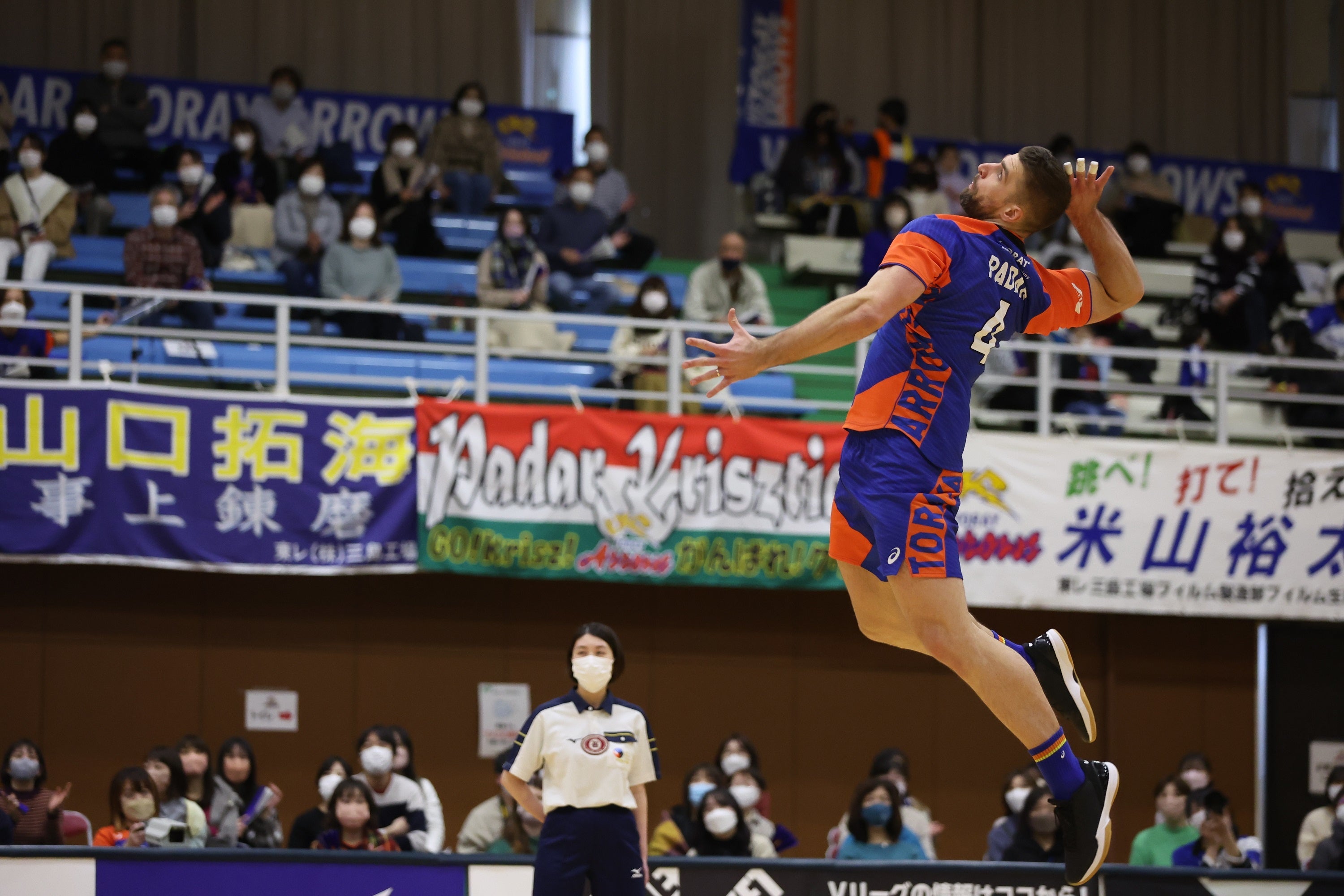 高いサーブ効果率でチームの勝利に貢献する東レ・パダル,クリスティアン 写真は2月26日 対WD名古屋戦