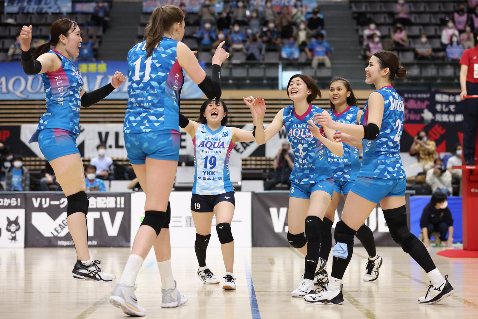 ２試合の獲得ポイントでルートインに上回り、V１残留が決まったKUROBE 4月10日 対ルートイン戦 第２セット