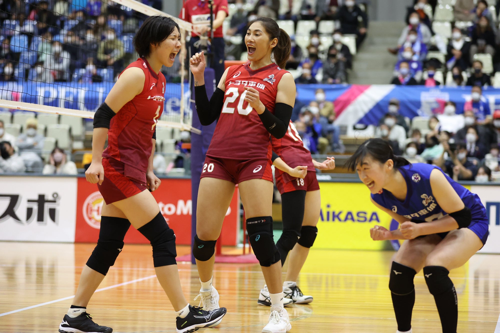 第2セット25-12まで落ち込むもフルセットに持ち込み大逆転勝利したトヨタ車体 11月13日 対 PUF戦