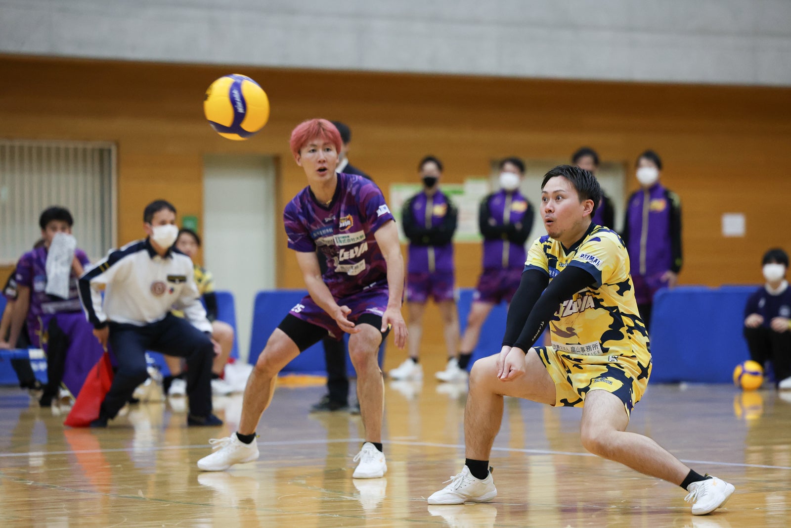 東京ヴェルディにストレートで勝利して初白星を挙げた千葉ZELVAのリベロ、野澤辰義 11月26日 対東京V戦 第2セット