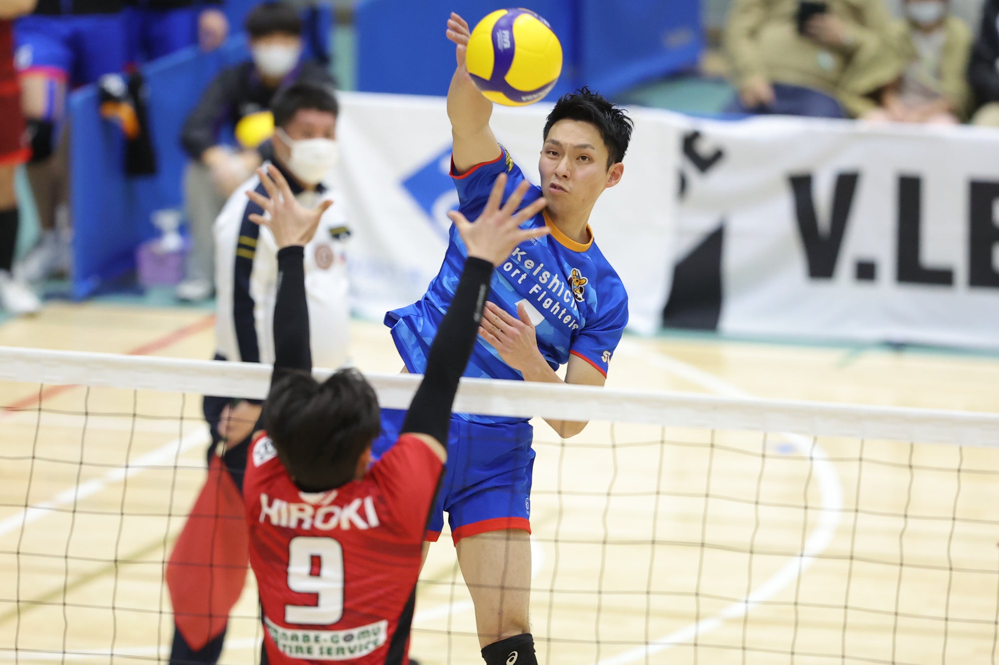 攻撃で活躍を見せた警視庁・齋藤浩貴のアタック 対近畿 第1セット