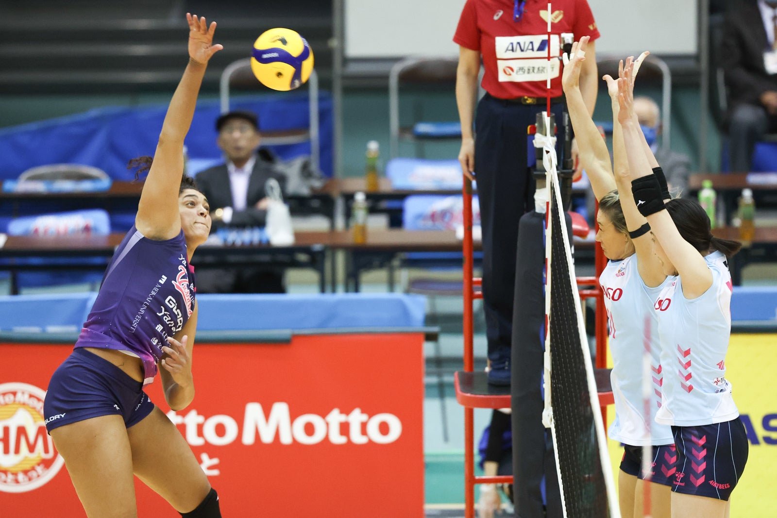 69打数を打ち切り8連敗から念願の勝利を掴んだ姫路・プラク, セレステのアタック 2月18日 対 デンソー戦