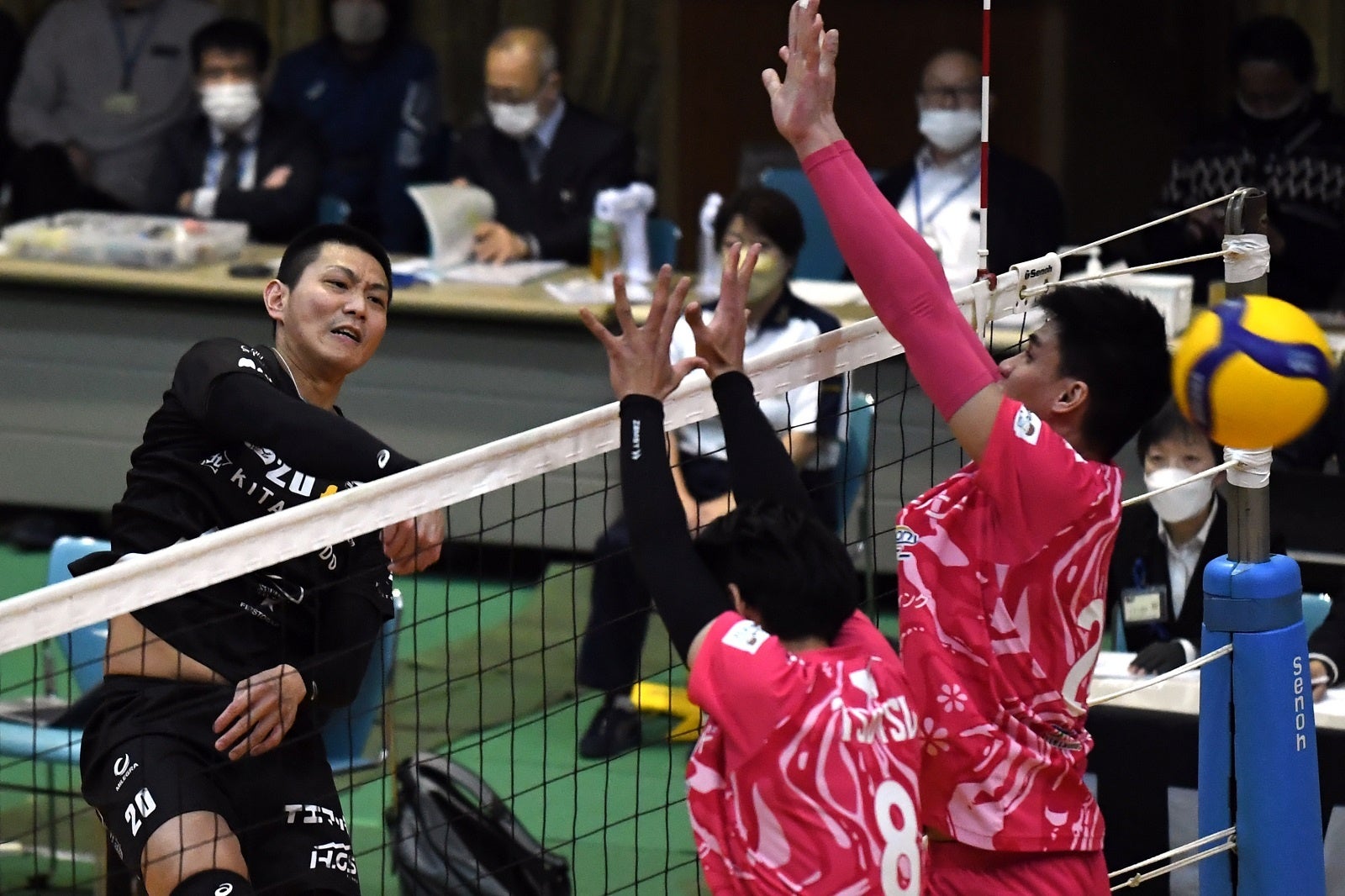 アタック14点、ブロック3点の活躍で勝利に貢献したサフィルヴァ・陳建禎 3月4日 対 埼玉戦 第2セット