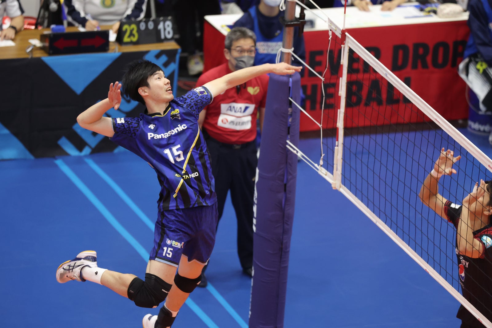 サントリーにストレート勝ちでファイナル進出を決めたパナソニック・大塚達宜のアタック 第1セット