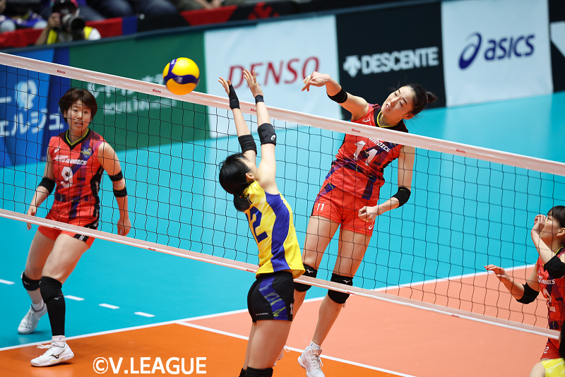 ファイナル4の2位につける埼玉上尾の青柳京古選手 4月9日 対東レ戦 第1セット