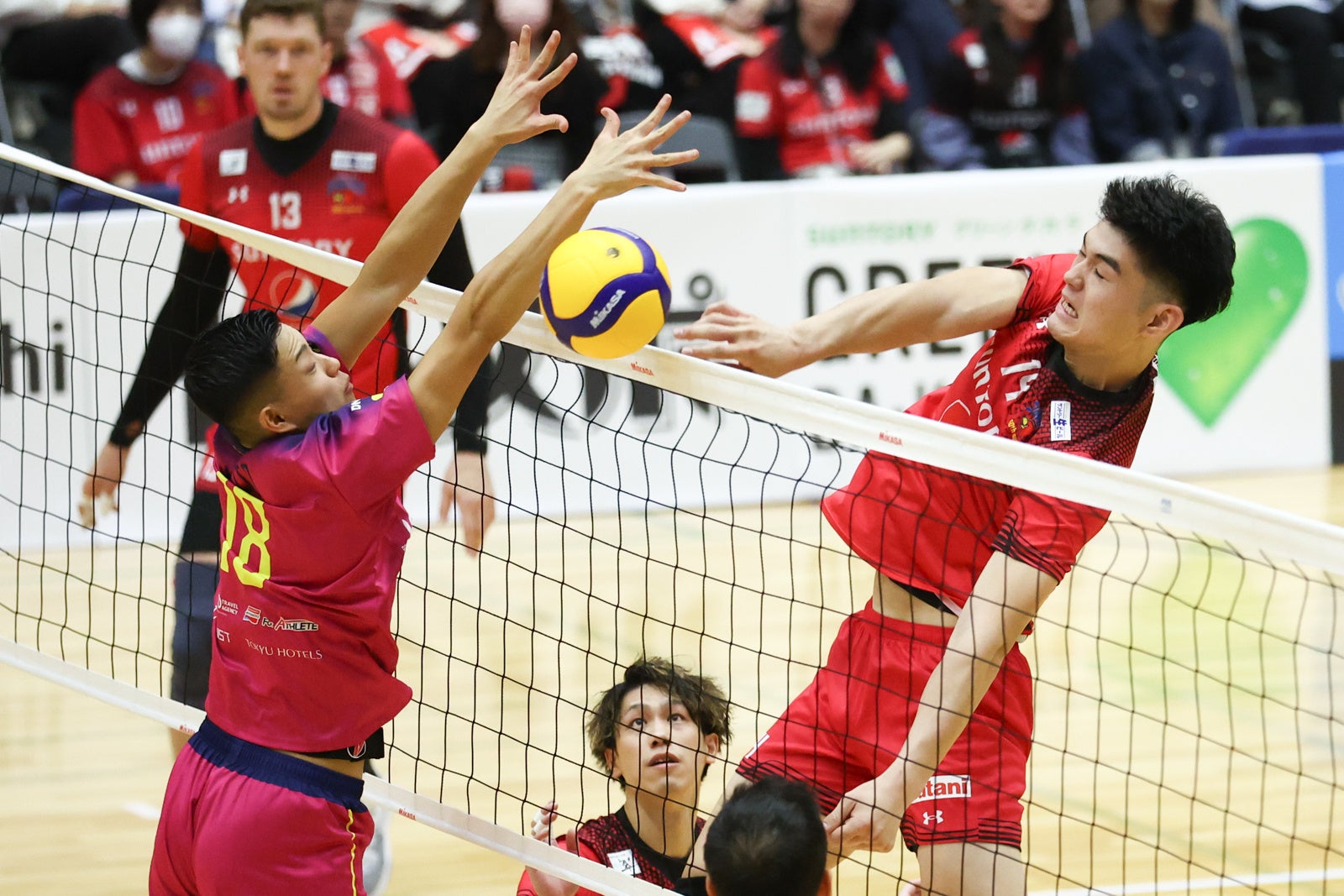 ルーキー鬼木錬の活躍が光ったサントリー 10月14日 対東京GB戦 第1セット