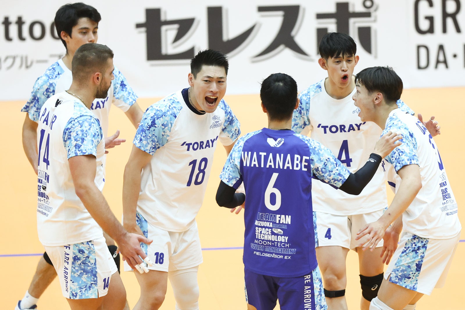 昨シーズン上位を競い合った日鉄堺BZとの開幕戦に挑む東レ 10月15日 対日鉄堺BZ戦 第1セット