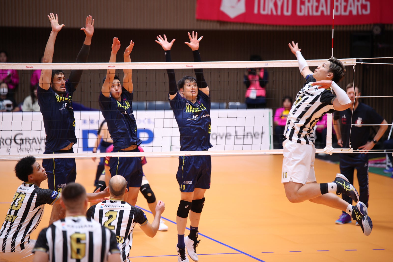 新チームでも中心となる活躍を見せたパナソニック・西田有志のアタック 第3セット