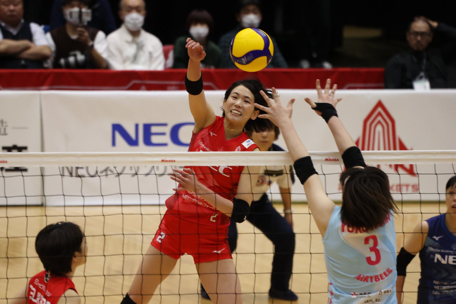 ホーム開幕戦好スタートを切ったNEC・古賀紗理那のアタック 10月28日 対 デンソー戦 第4セット