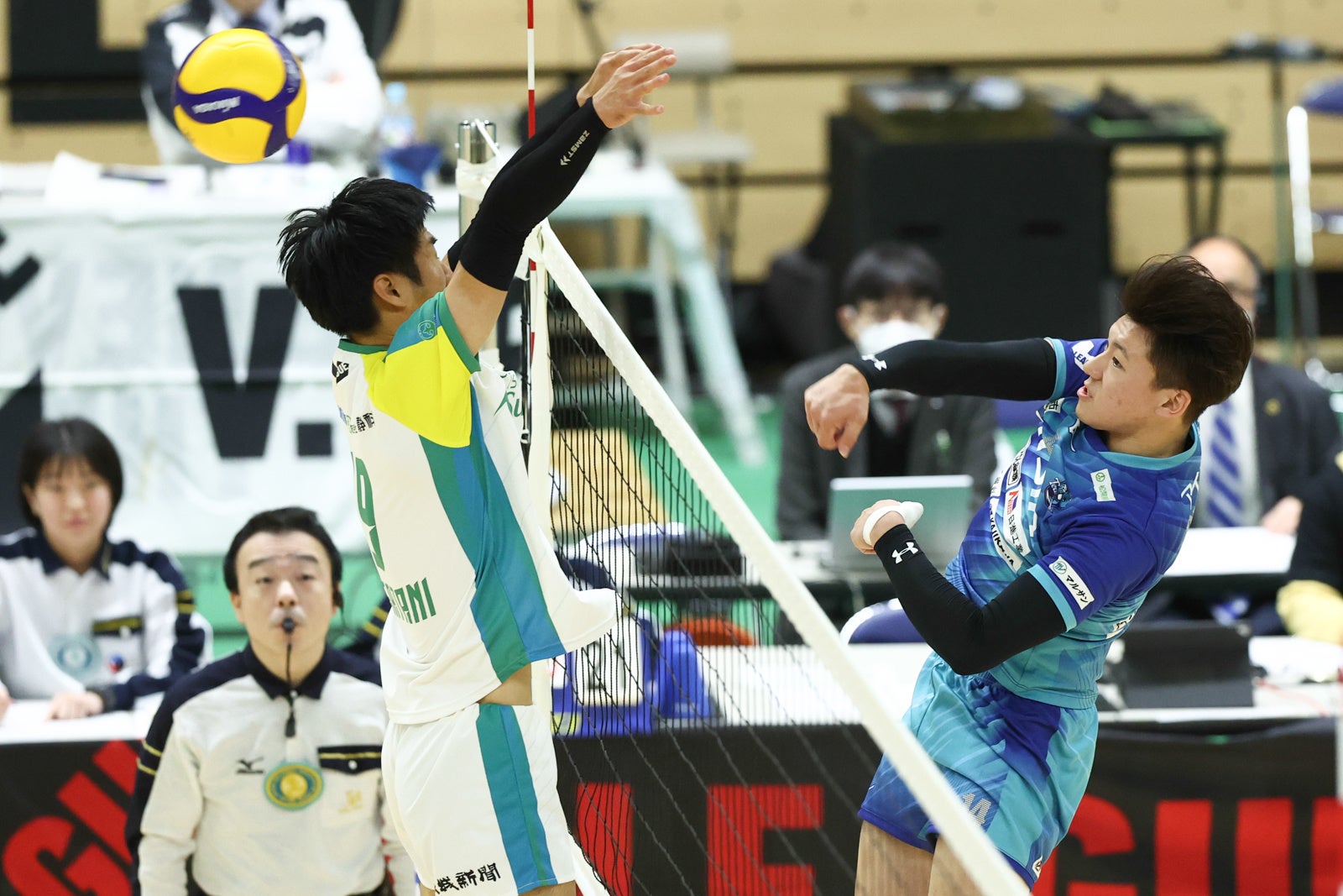 最多得点で初勝利に貢献したアイシン・岡森のアタック 対つくば 第１セット