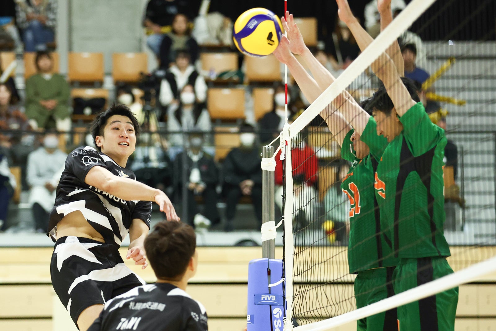 ホームで開幕から２連勝をあげた北海道YS 新加入山田滉太のアタック 対きんでん 第２セット