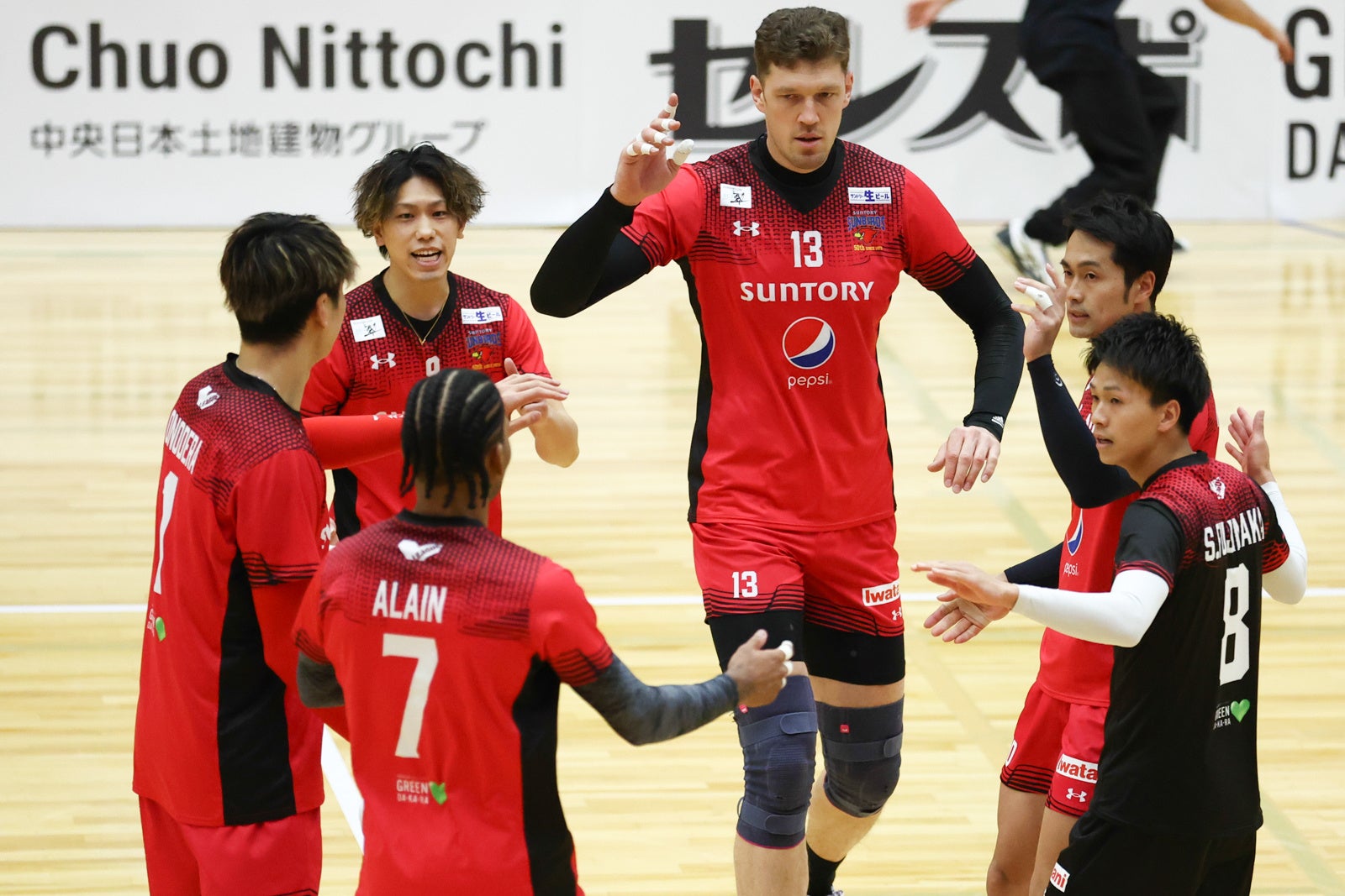 昨日フルセットで敗れたWD名古屋にストレート勝利したサントリー 写真は11月18日 対 堺戦