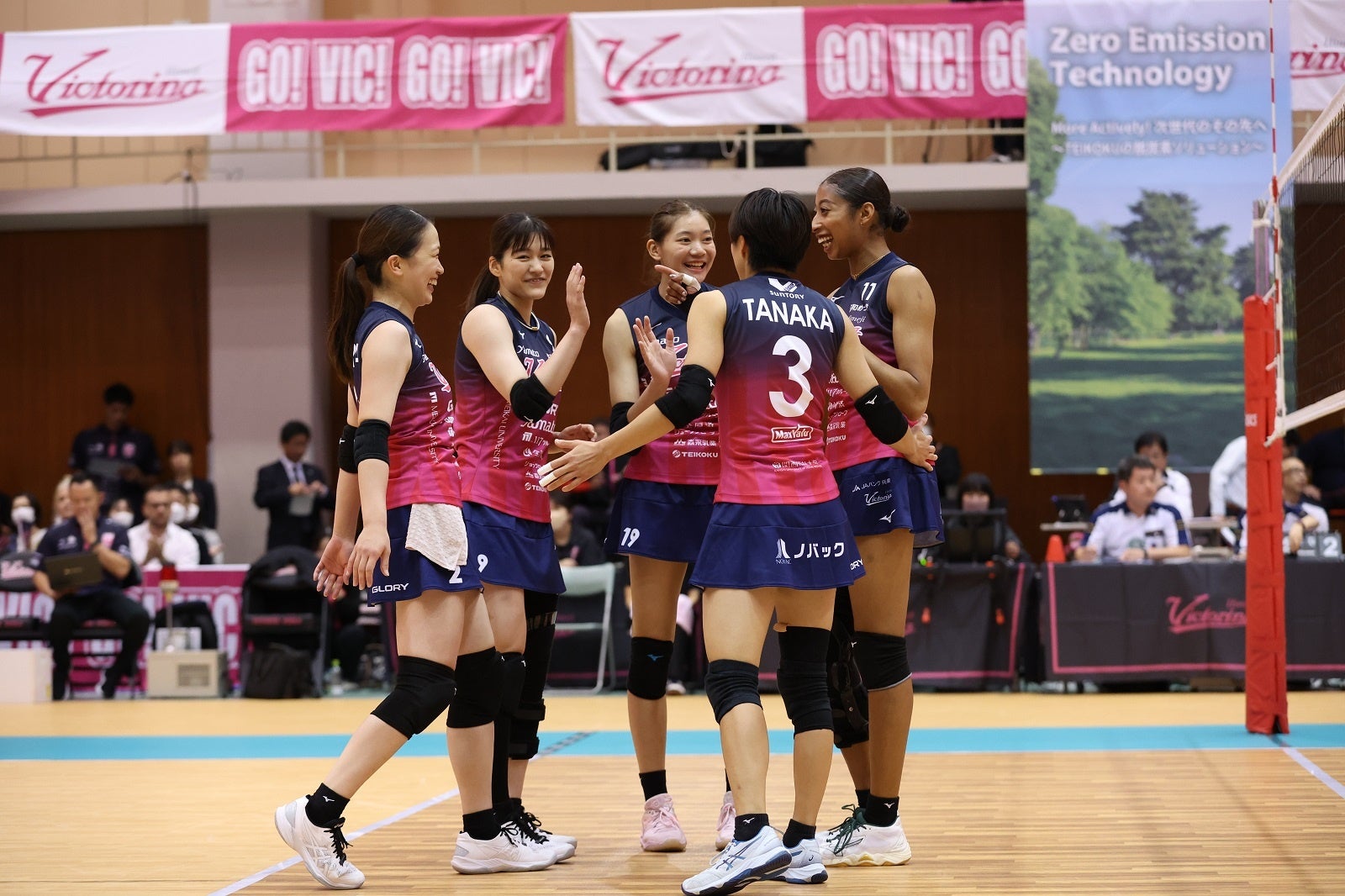 年内最終戦を終えここまで全てストレート勝利の姫路 写真は10月28日 対 大野石油戦