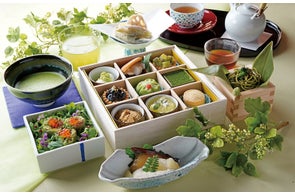 【明治記念館】“懐石料亭「花がすみ」で平日期間限定「夏のアフタヌーンティー(8,470円・税サ込・室料サービス)」開催中!” 完全個室の落ち着いた空間でくつろぎのひとときをお過ごしください