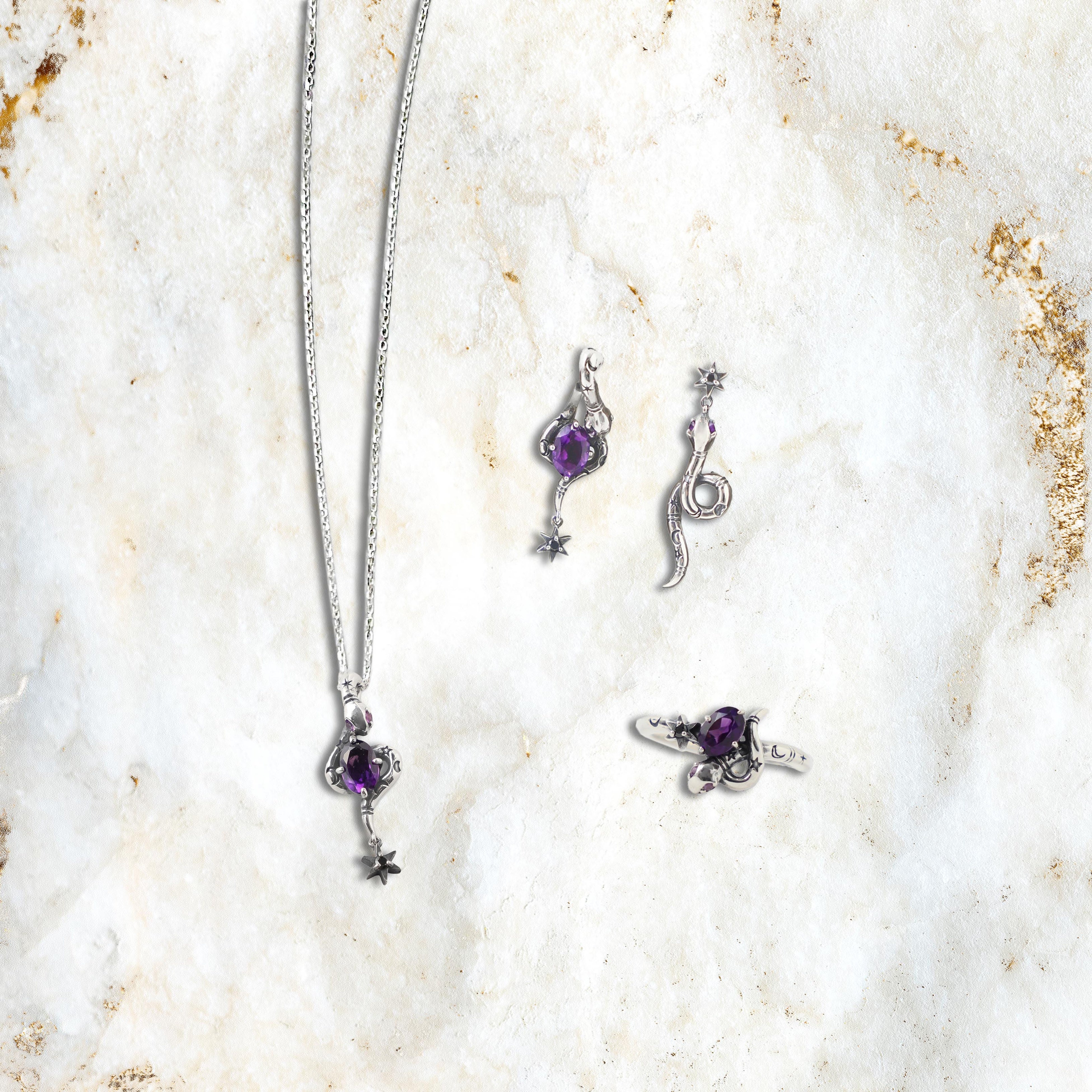 ANNA SUI】人気のヘビモチーフより新作アクセサリー発売 | 株式