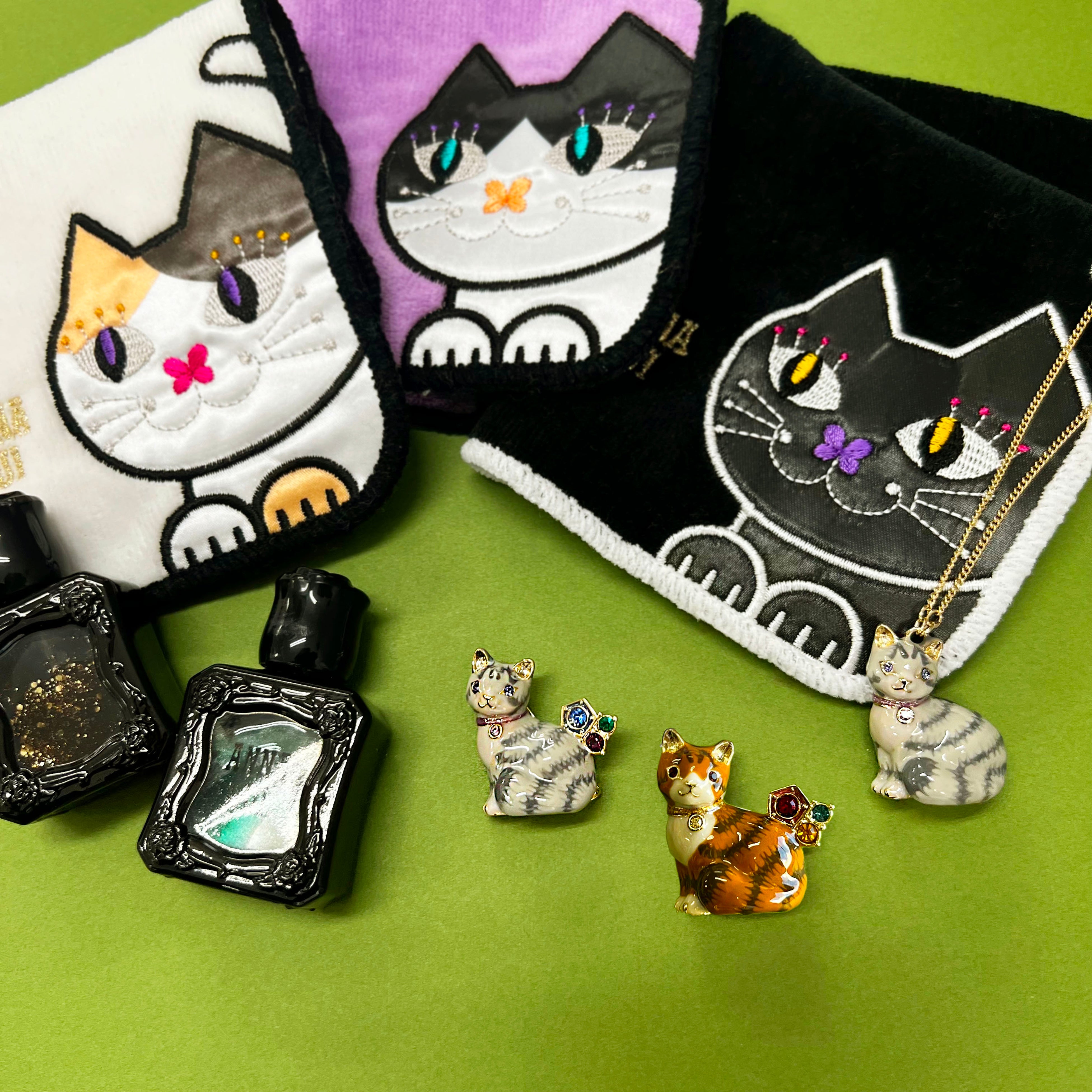 国内配送★ANNA SUI★猫モチーフ イヤリング キジトラ＆サバトラ 国内配送☆ANNA SUI☆猫モチーフ イヤリング キジトラ＆サバトラ