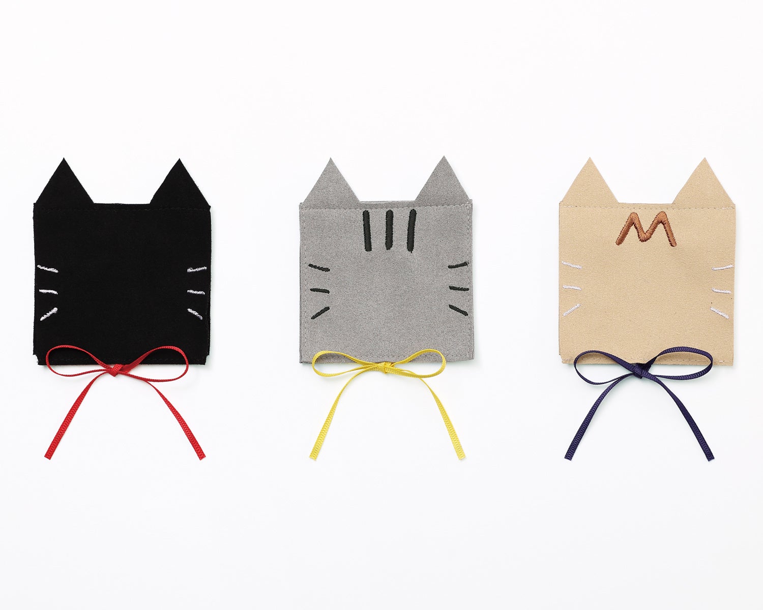 ヴァンドームブティックミモザに囲まれたネコ猫ねこのピンバッジ新品未使用アクセサリ ヴァンドームブティックミモザに囲まれたネコ猫ねこのピンバッジ