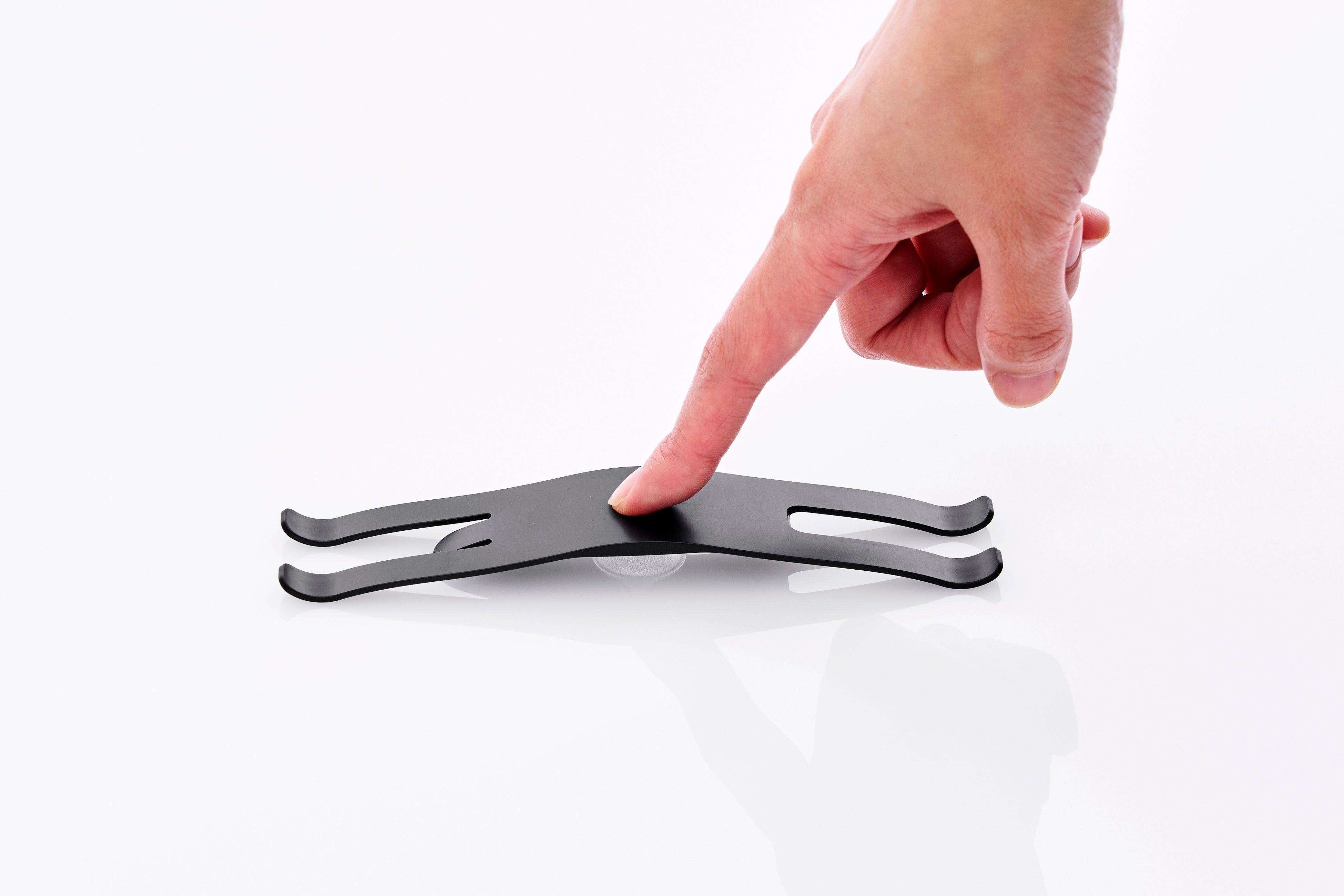 Baiin!! manのヘソ(中心)を押し吸盤をつけます