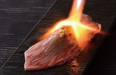 A5ランク　国産黒毛和牛　炙り牛寿司