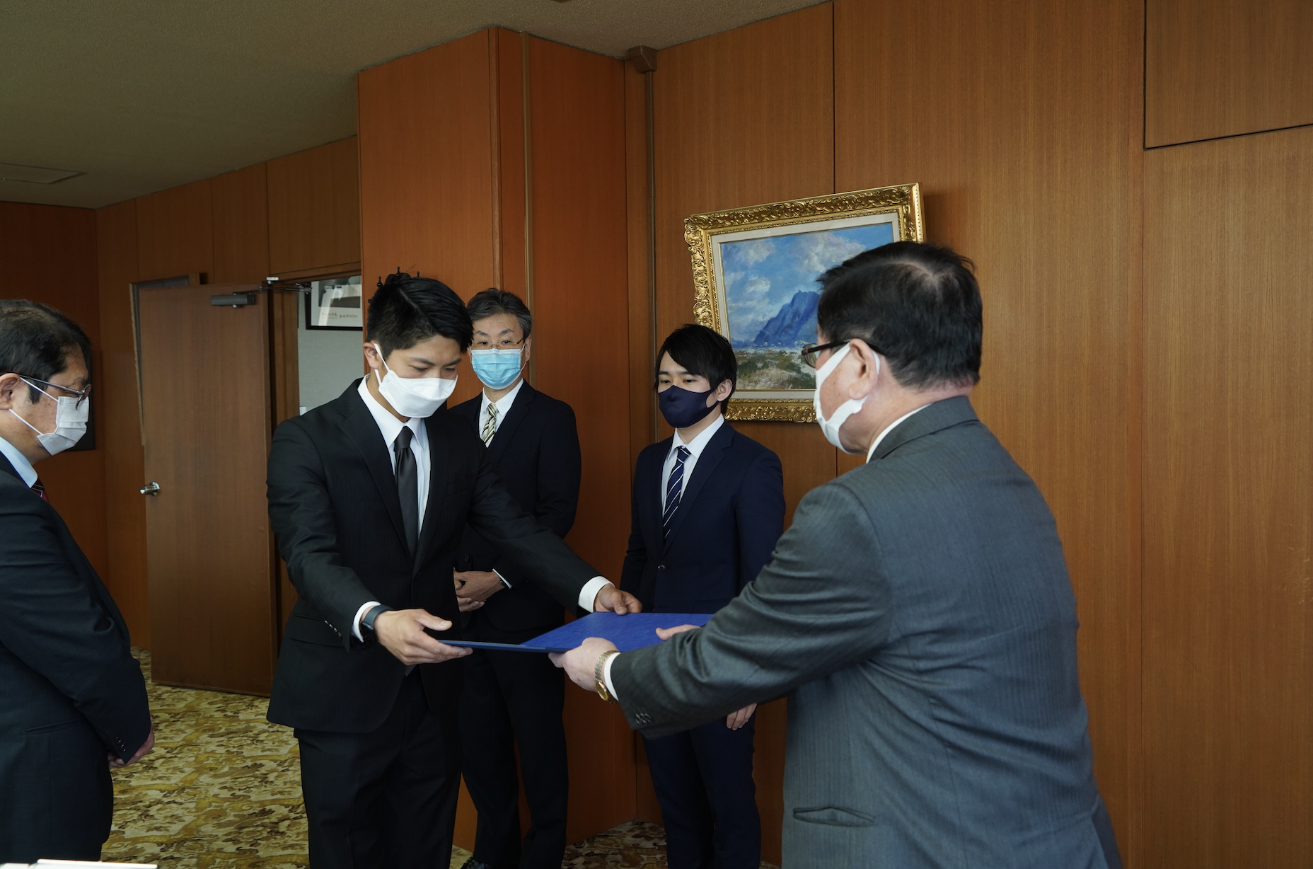 岐阜大学学長より取締役CTO田中貴へ岐阜大学ベンチャー称号授与