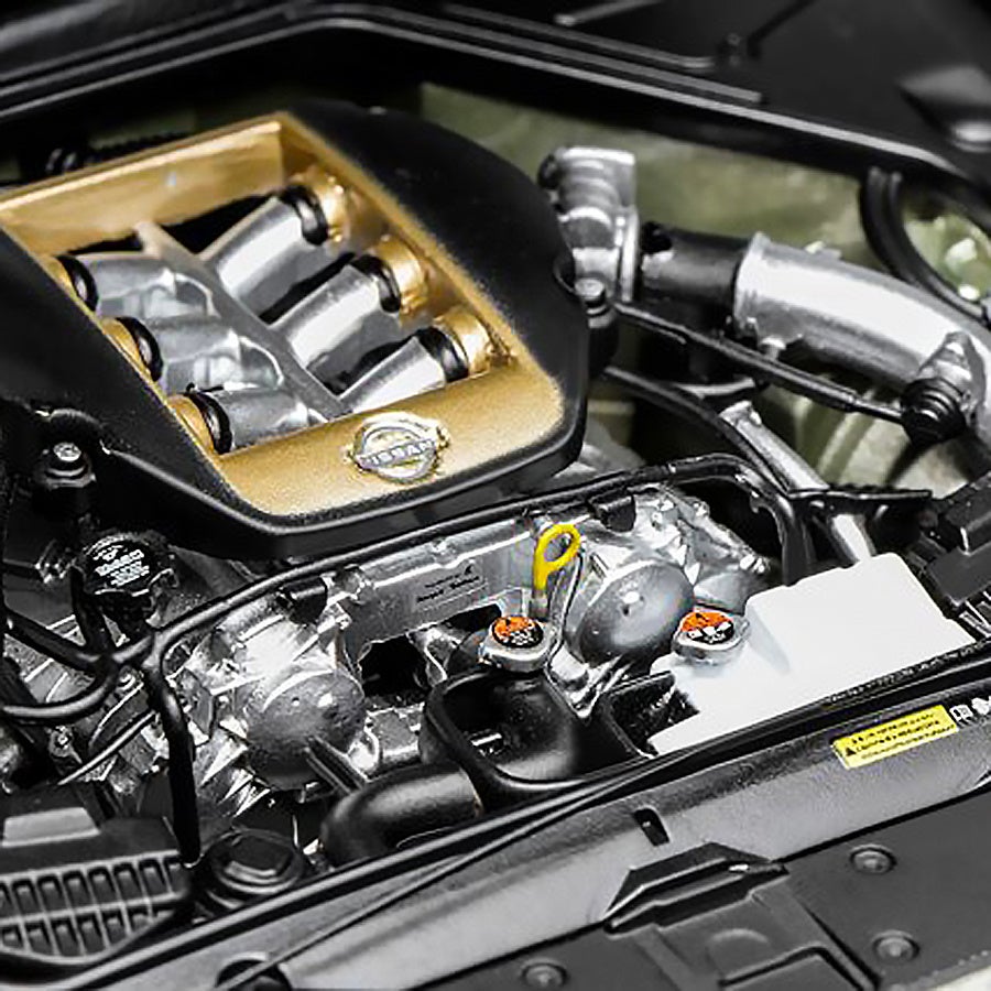 まるで実車のような迫力・・・日産 GT-R (R35) の 1/18 スケール