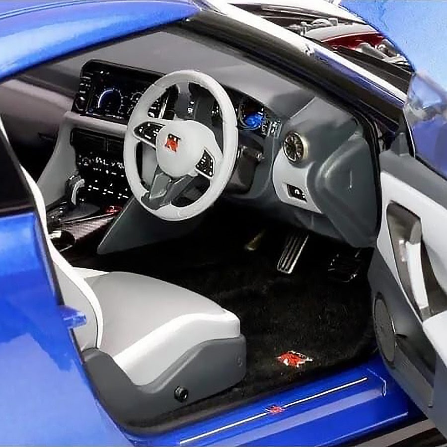 日産 GT-R (R35) ワンガンブルーの 1/18 スケールミニカーが