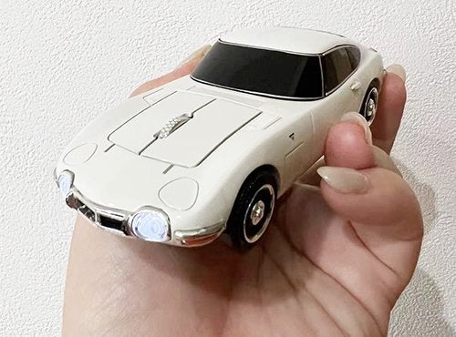 飾っておきたくなる！！手の平サイズでトヨタ 2000GT を再現した