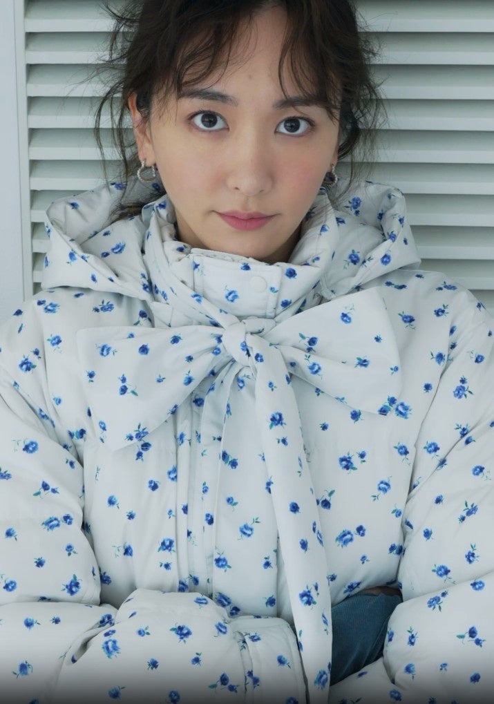 新垣結衣 meets LILY BROWN」最新オフショットムービー公開！ | 株式