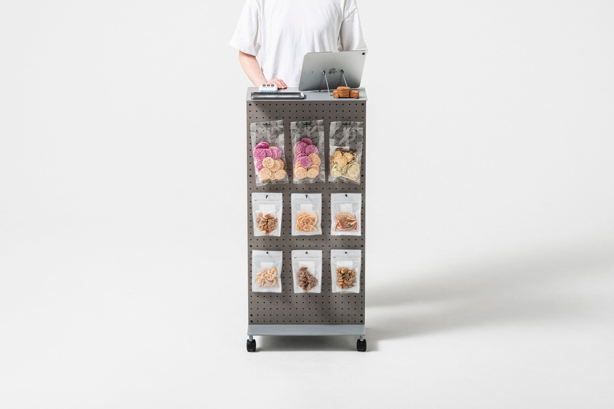 切り替えると、うまくいく。WALL FOR ONE 。 | 株式会社テントのプレス