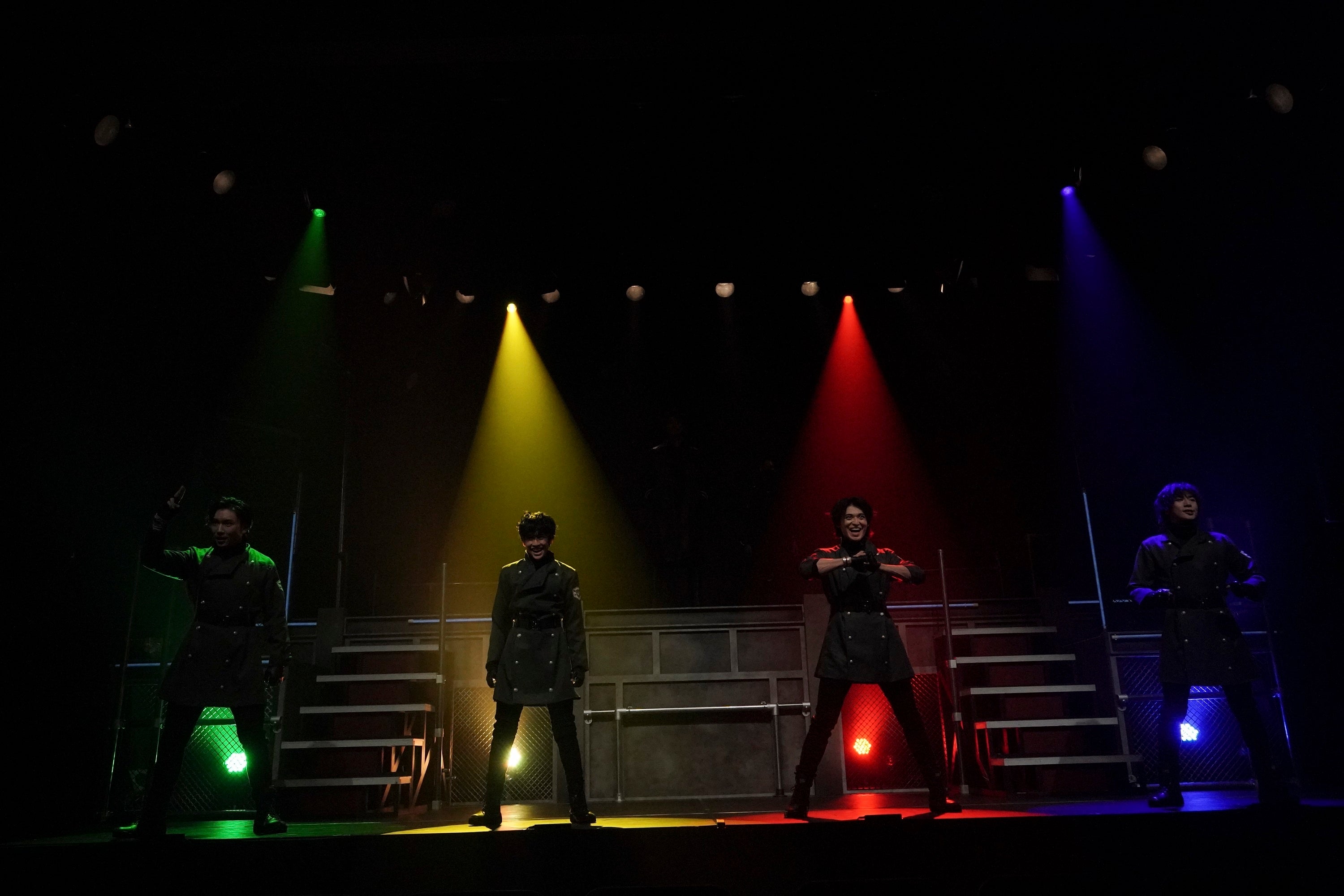 舞台「COLOR CROW -蒼霧之翼-」より。左から日向野祥、設楽銀河、高本学、阿部快征