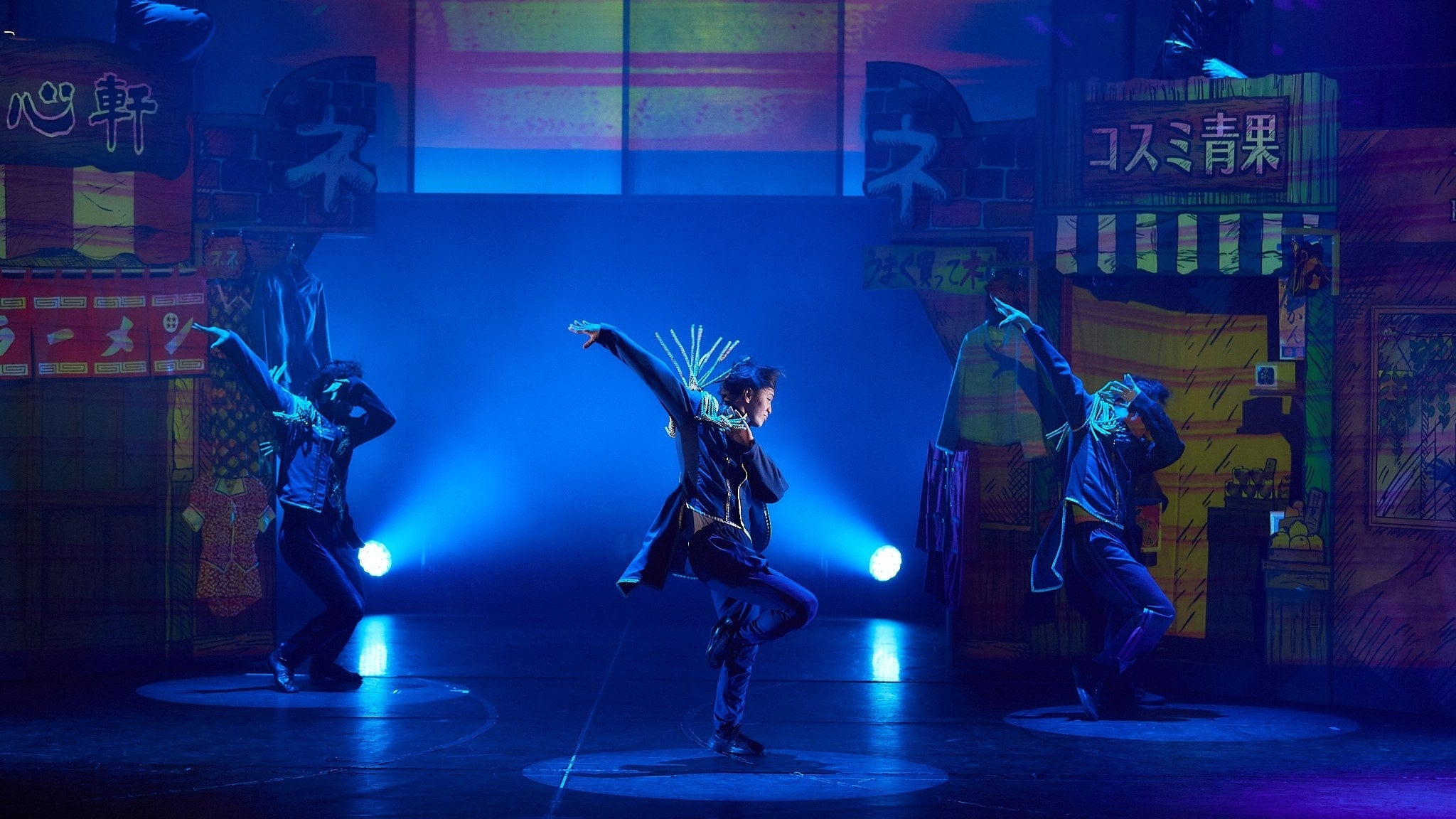 写真：飯野高拓・角田大樹