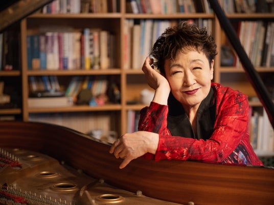 加藤登紀子が語る、“時代を超えて歌い継がれる名曲”と平和への祈り 加藤登紀子コンサート2026 ~明日への讃歌 ジーナの生きた100年~ 取材レポート到着! 加藤登紀子が語る、“時代を超えて歌い継がれる名曲”と平和への祈り 加藤登紀子コンサート2026 ~明日への讃歌 ジーナの生きた100年~ 取材レポート到着!