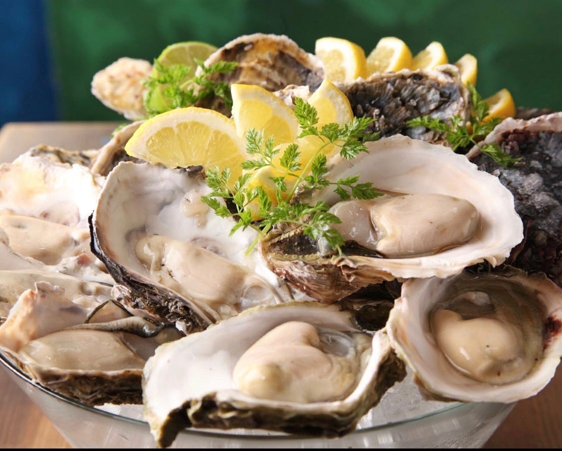 旬の生牡蠣は一つからオーダー可能