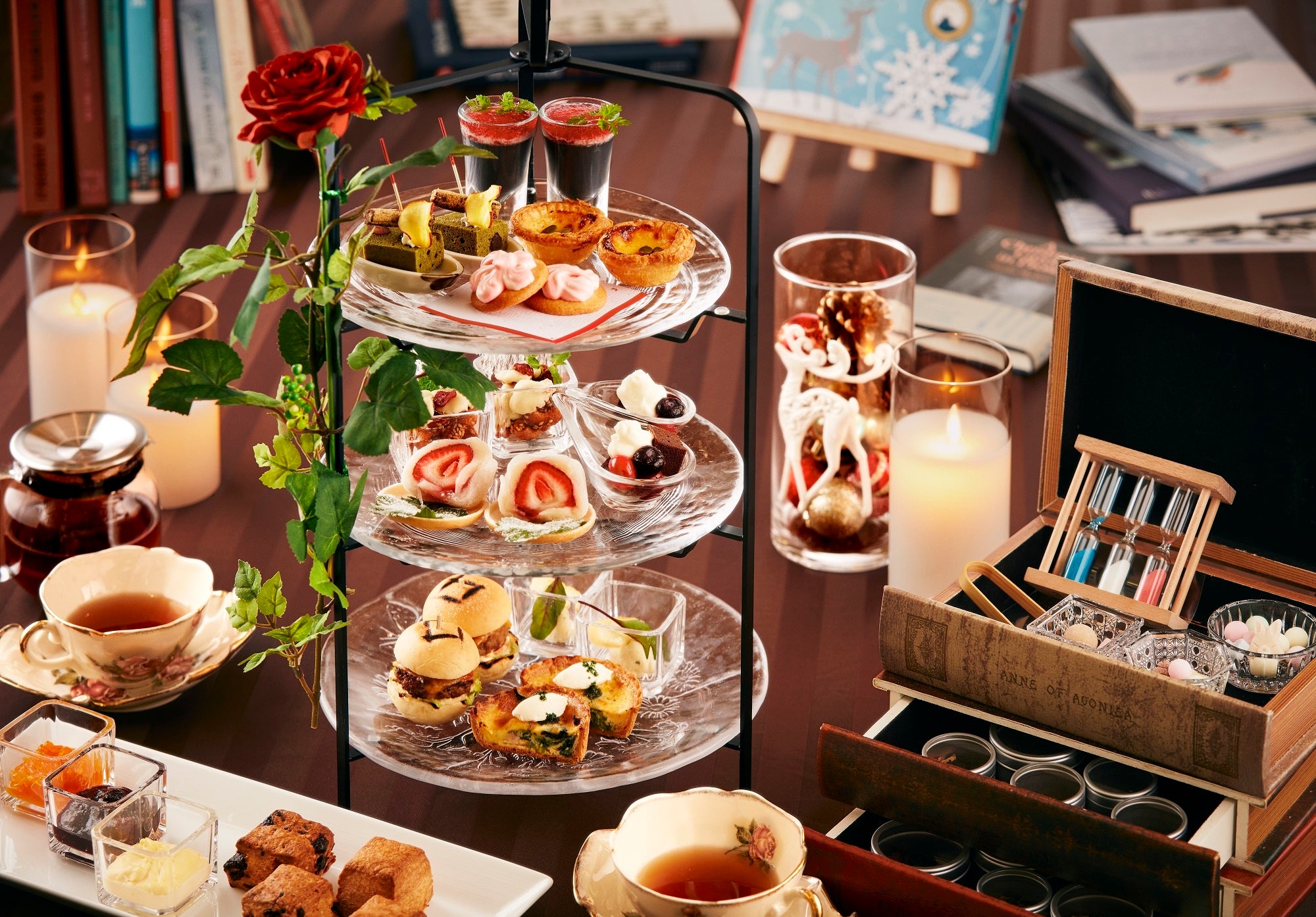 至福のアフタヌーンティー　写真は2人前