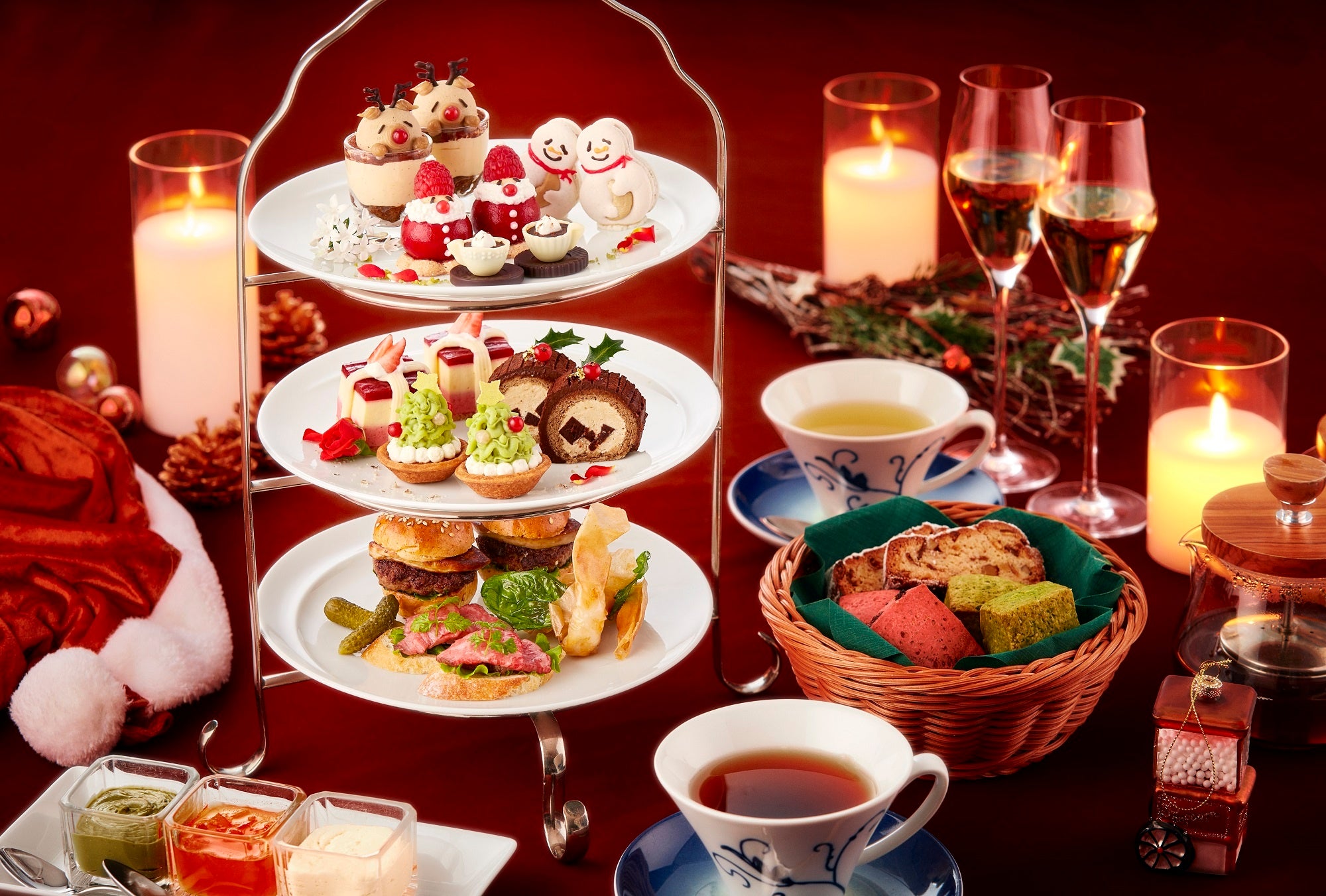 クリスマス仕様の特別アフタヌーンティー「Chill out! Christmas Afternoon tea」