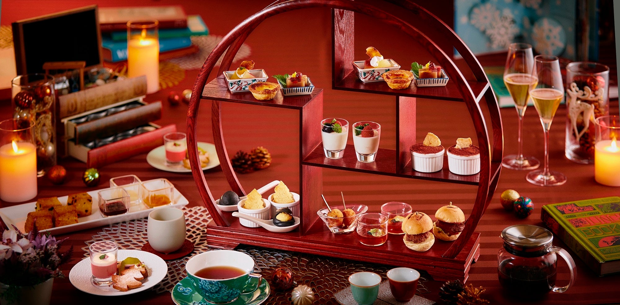 「クリスマスアフタヌーンティー」　6,600円（税込）　写真は2名分