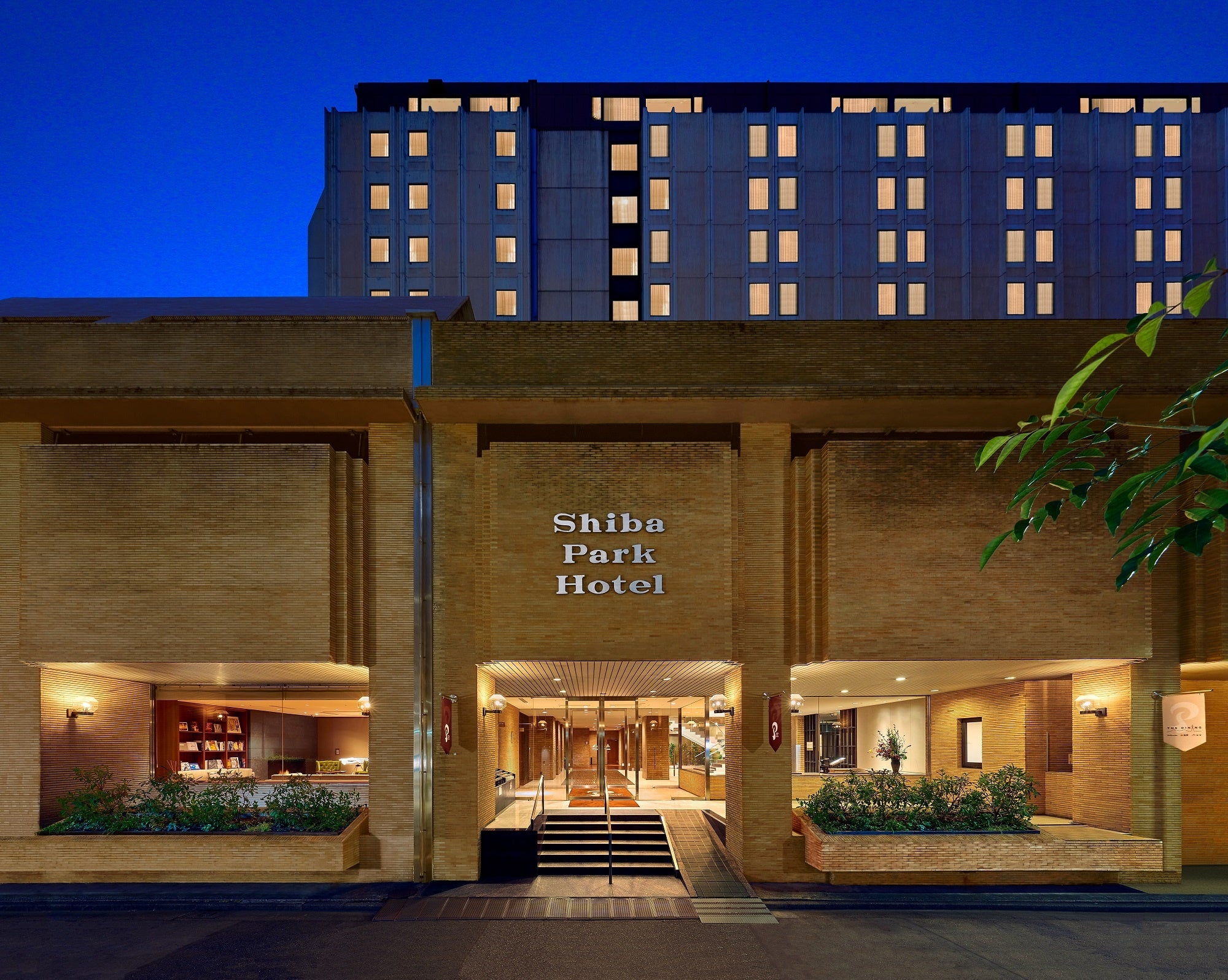 芝パークホテル　夜の外観