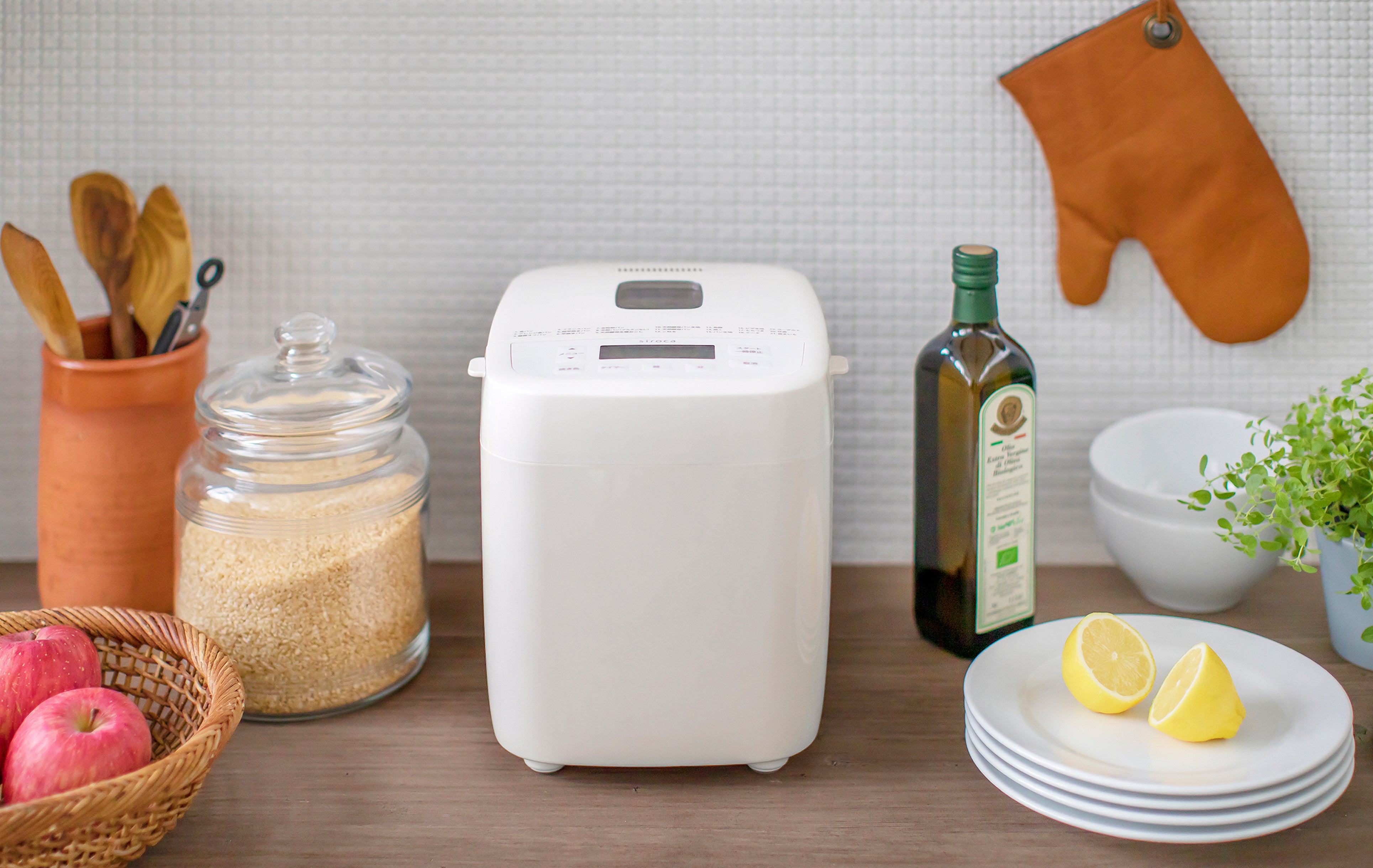 キッチンにもすっきり置きやすいコンパクトサイズ