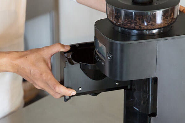 新形状ドリッパーで、これまで以上の“おいしさ”へ。】シロカの「カフェ