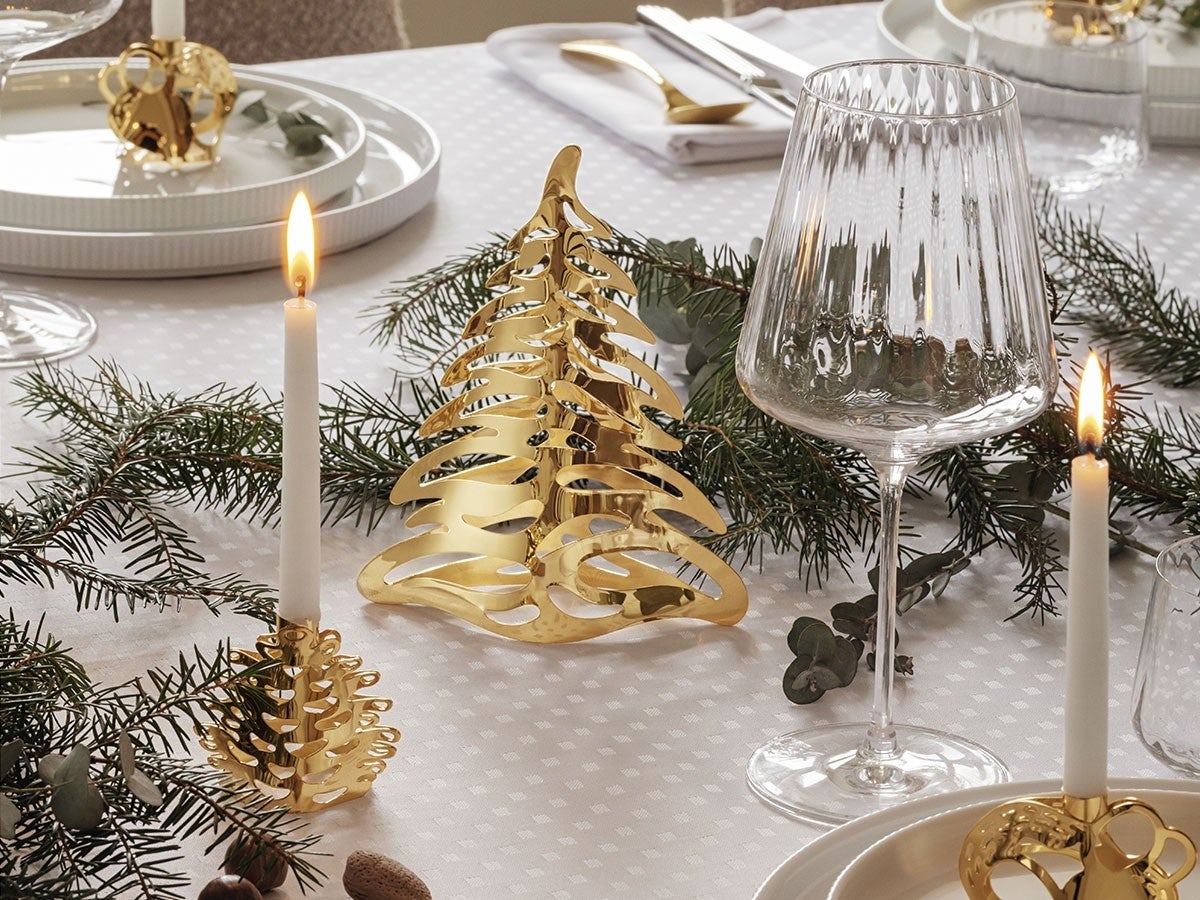 3）CHRISTMAS TABLE TREE