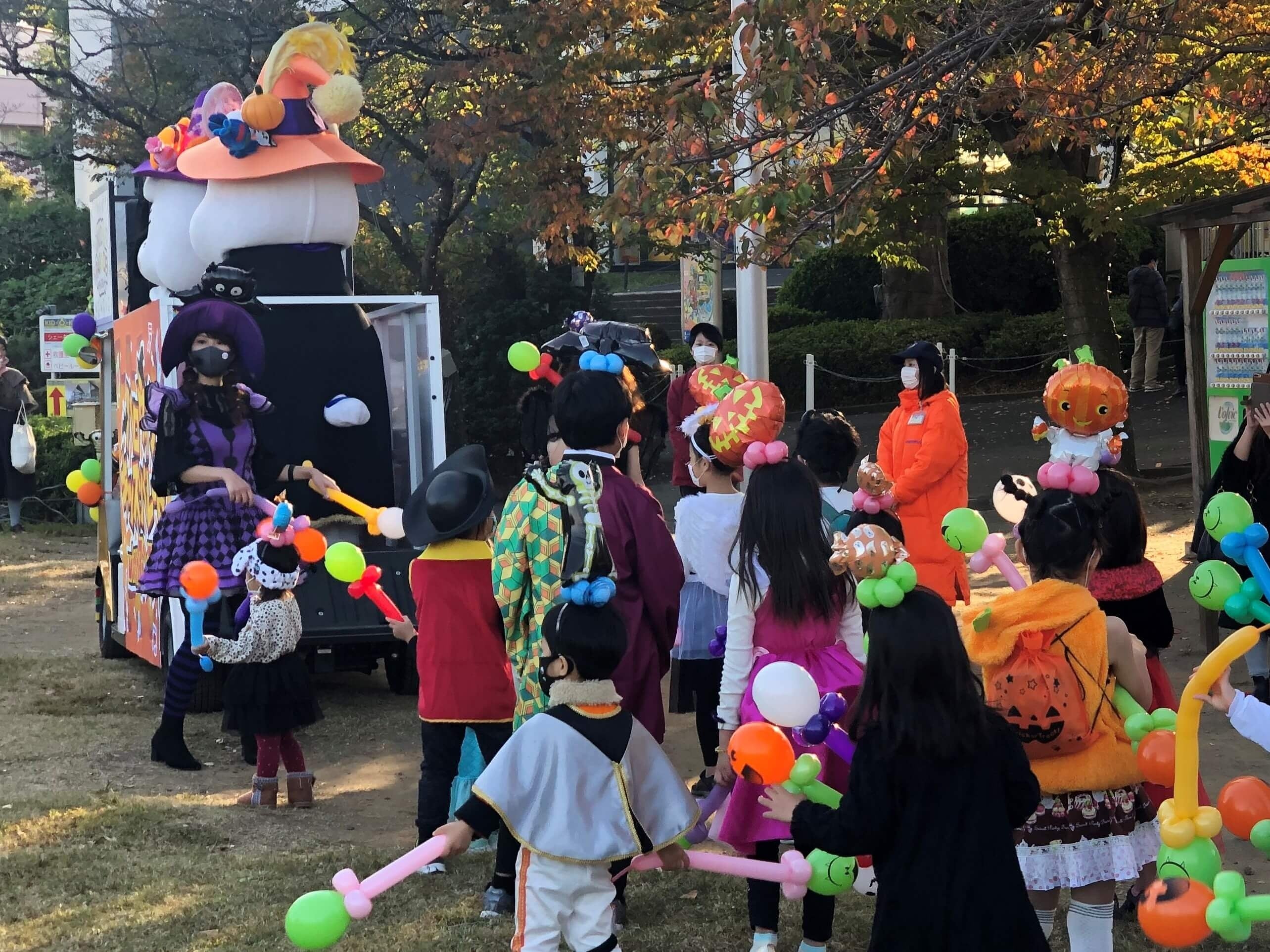 貸出画像「キッズパレード (過去開催のハロウィンパレードの様子)」