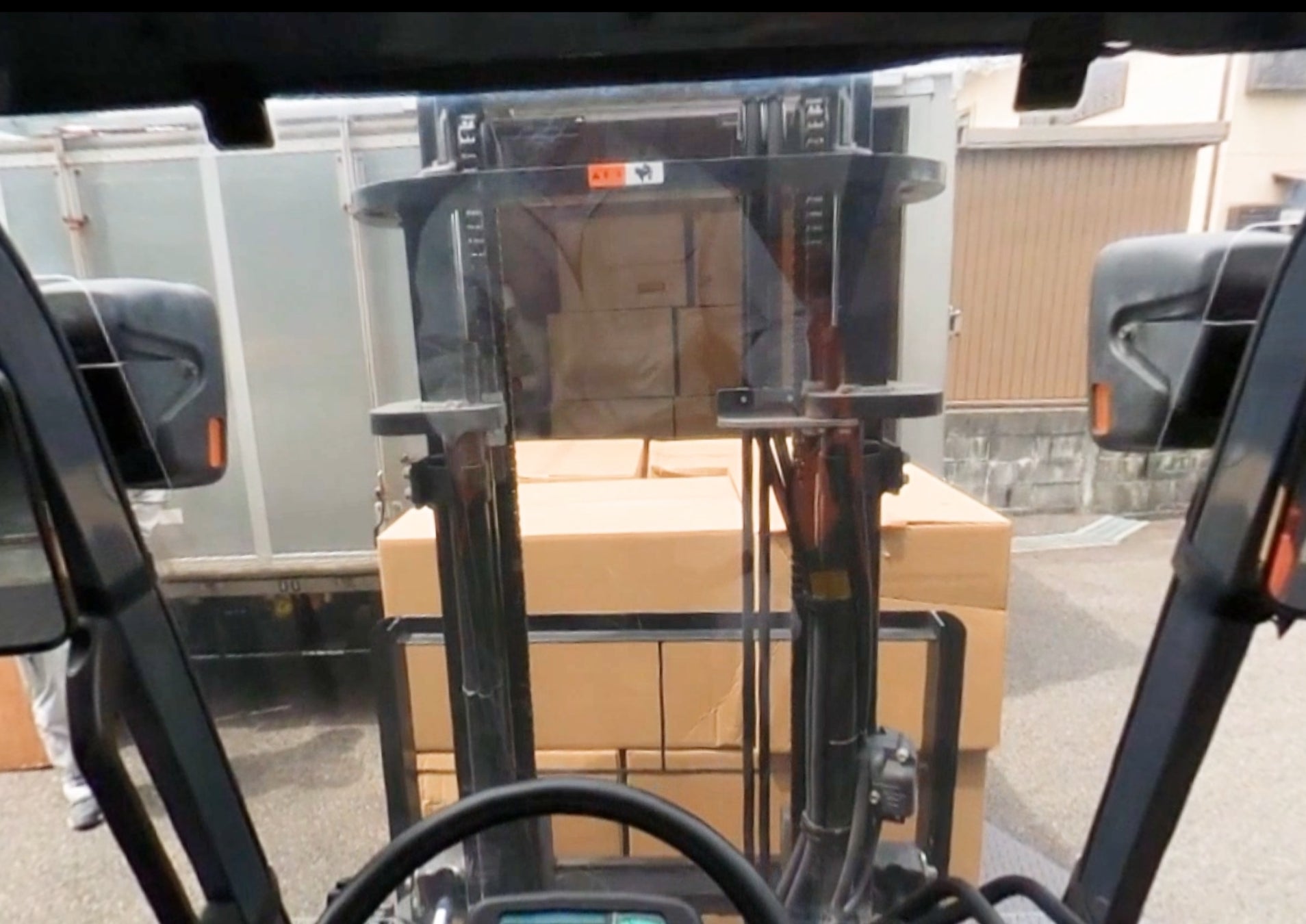 S-2_トラック等の搬入時の危険性