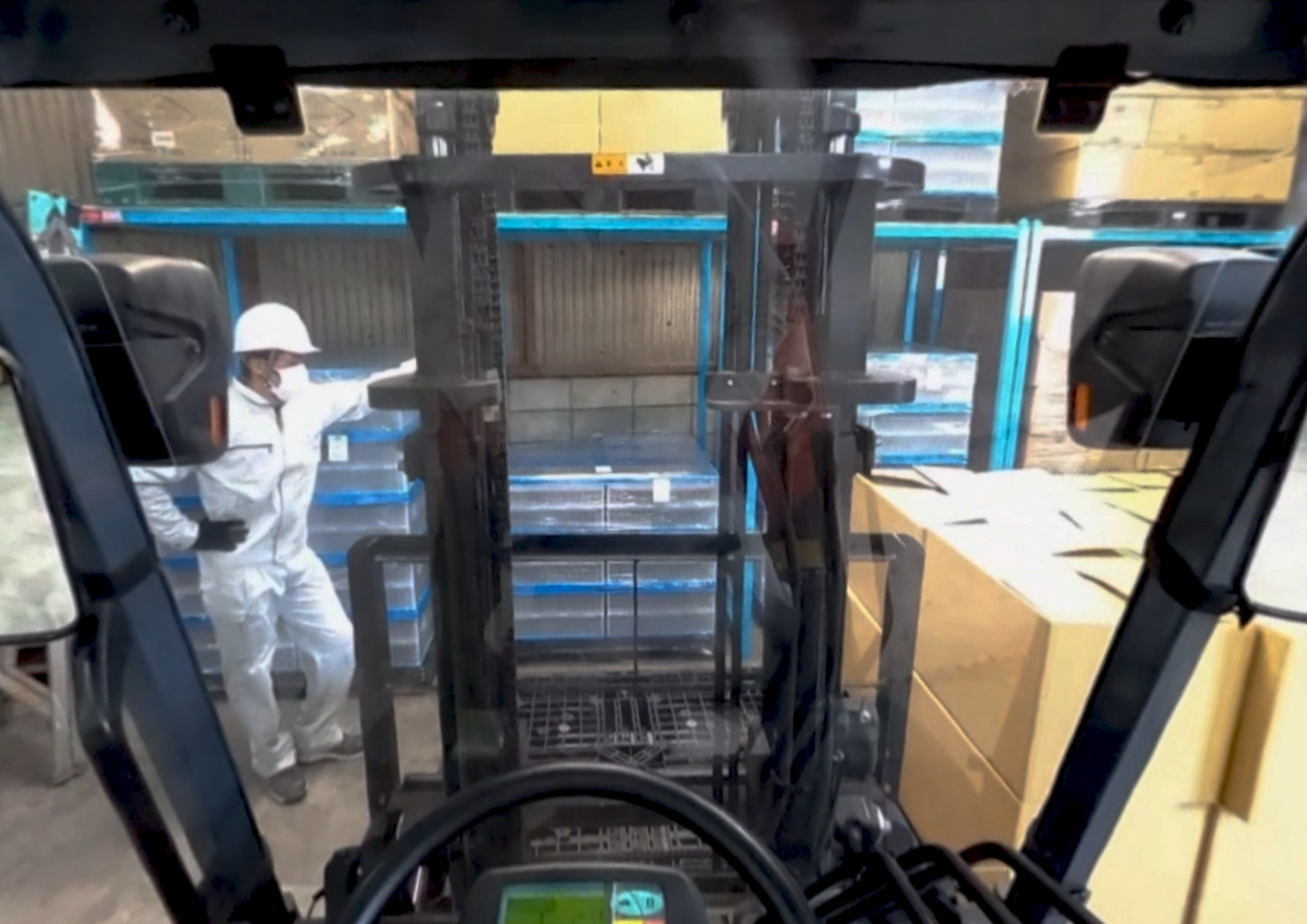 S-1_パレットに乗った作業の危険性