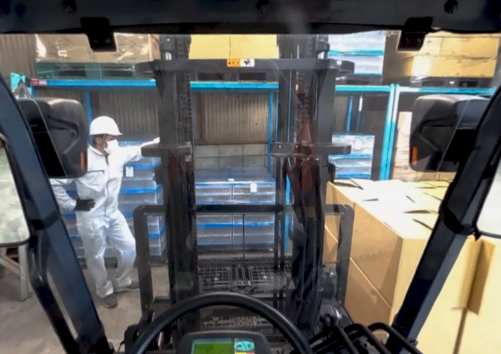 S-1_パレットに乗った作業の危険性