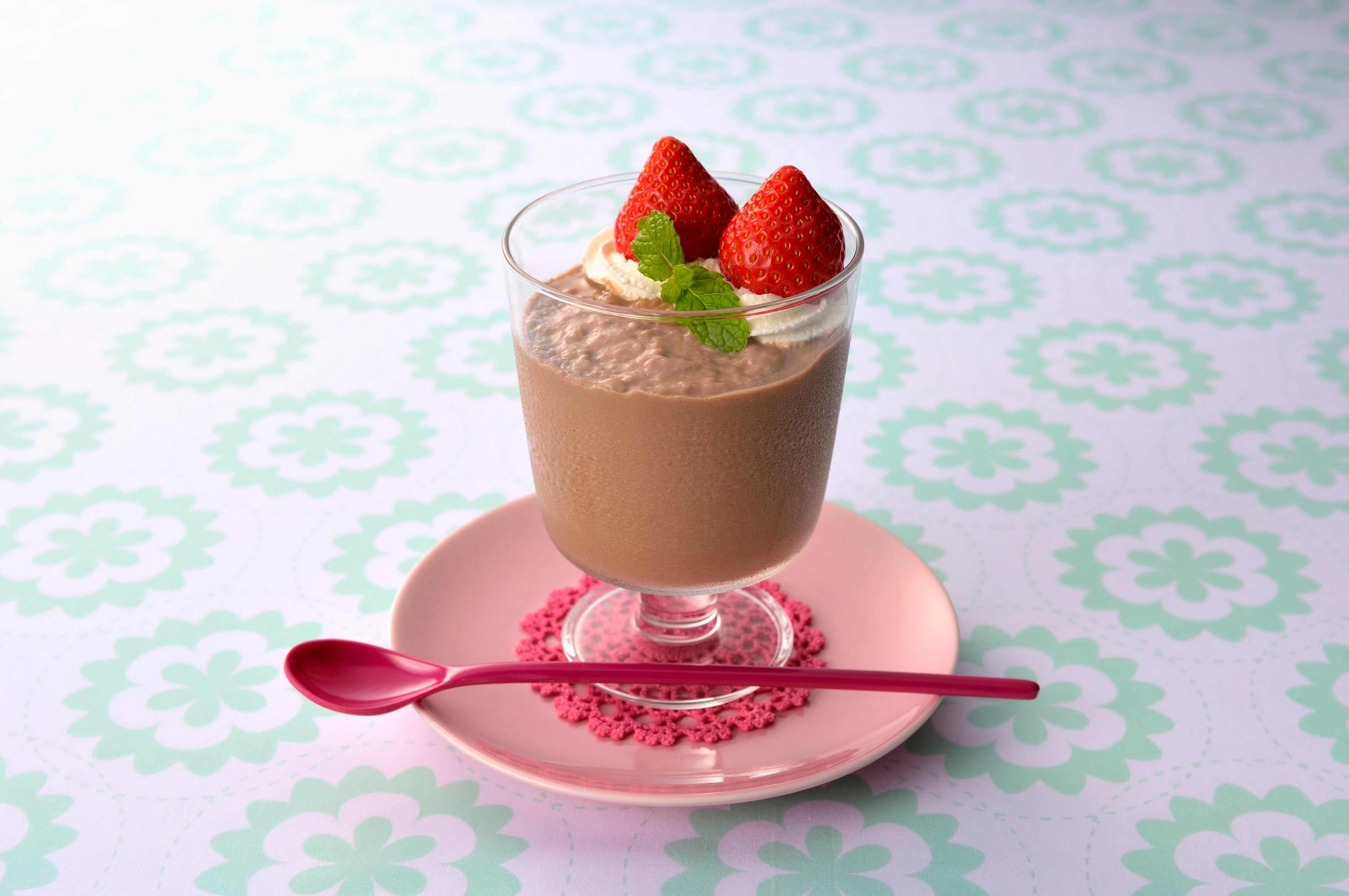 「つぶつぶイチゴの“ミロ”シェイク」(アイス)