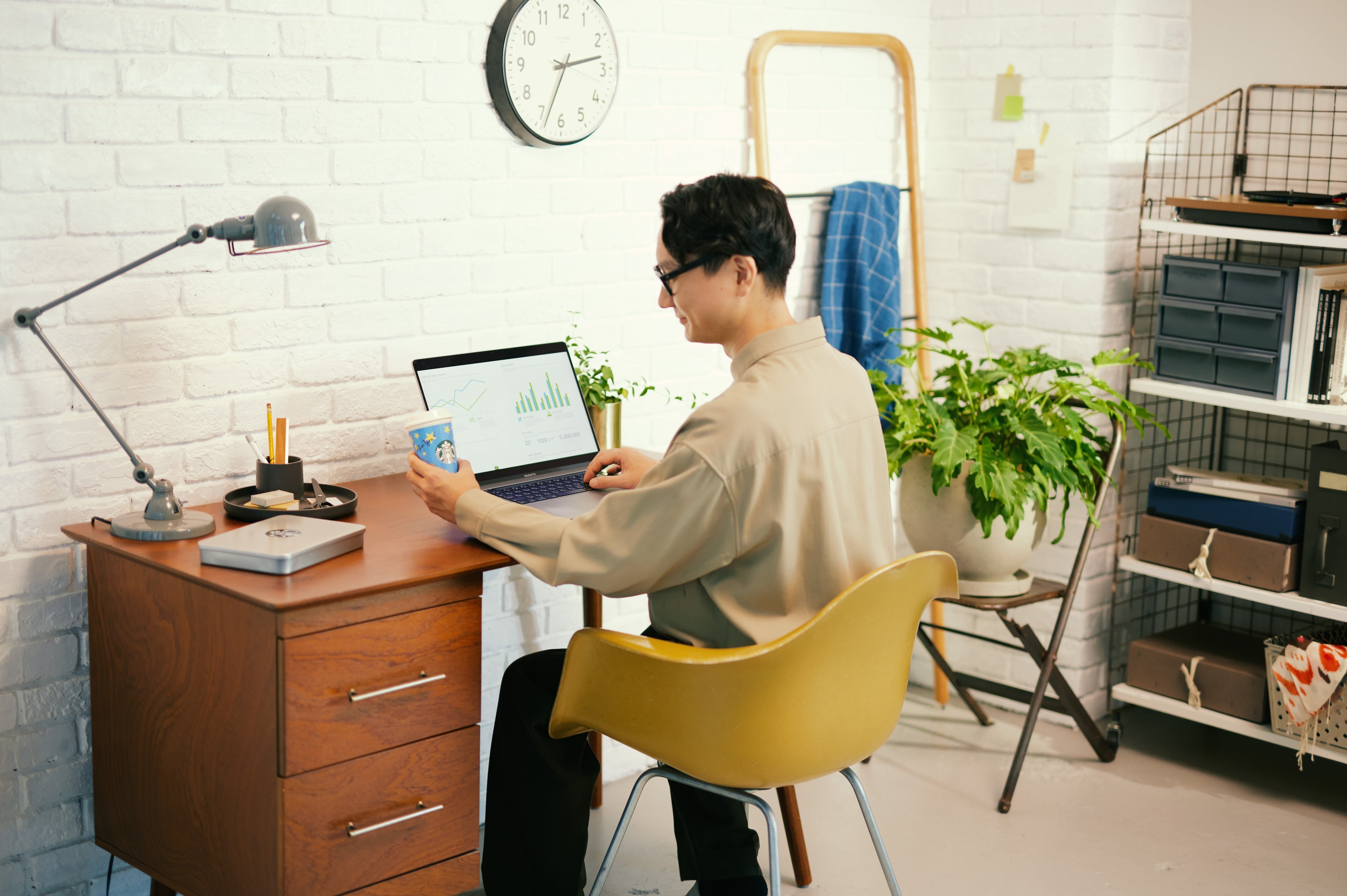 仕事仲間にねぎらいの気持ちを