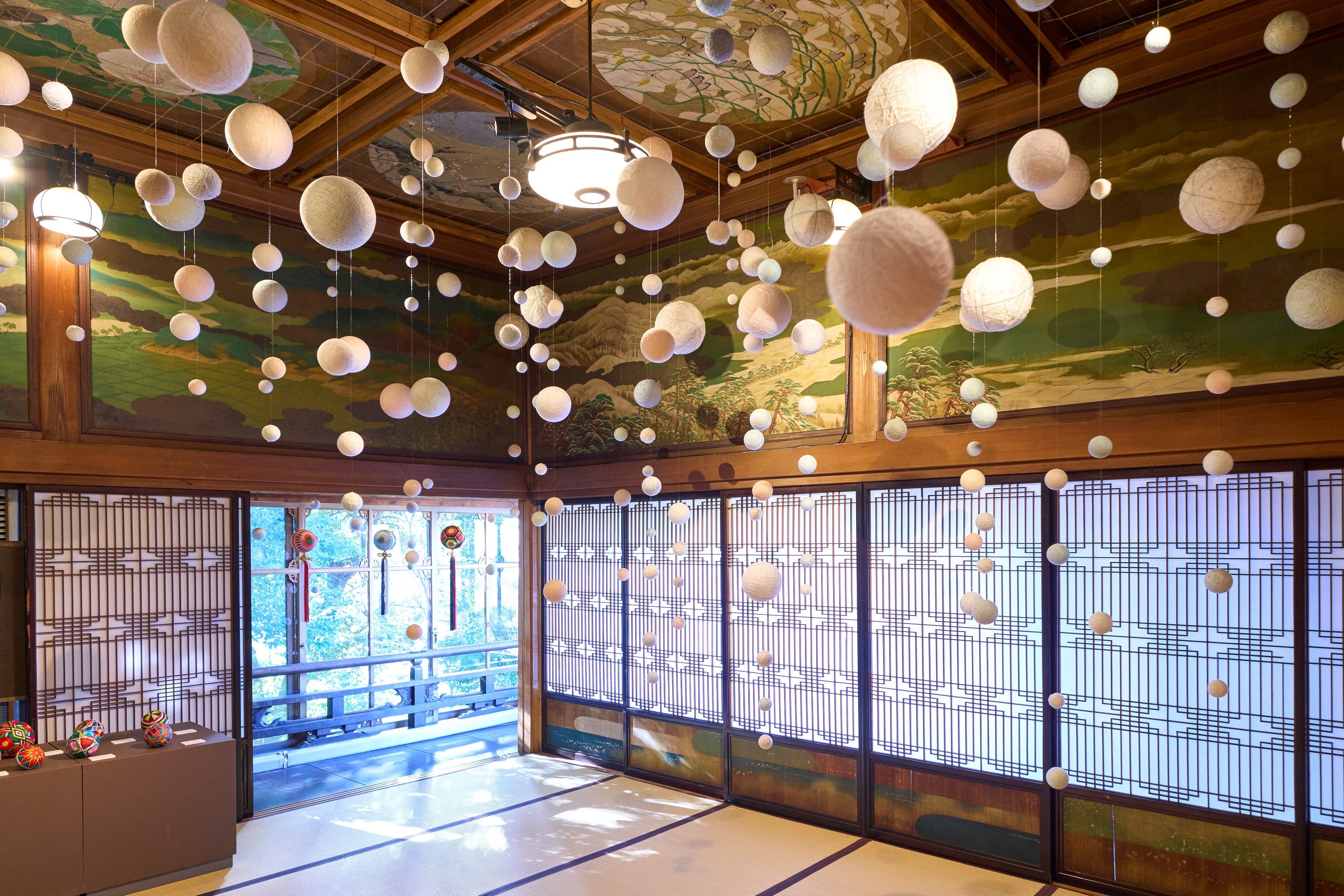 【蔵出し アンティーク】【目立った傷や汚れなし】有田焼　掛け軸　景祥作 蔵出し アンティーク】【目立った傷や汚れなし】有田焼 掛け軸